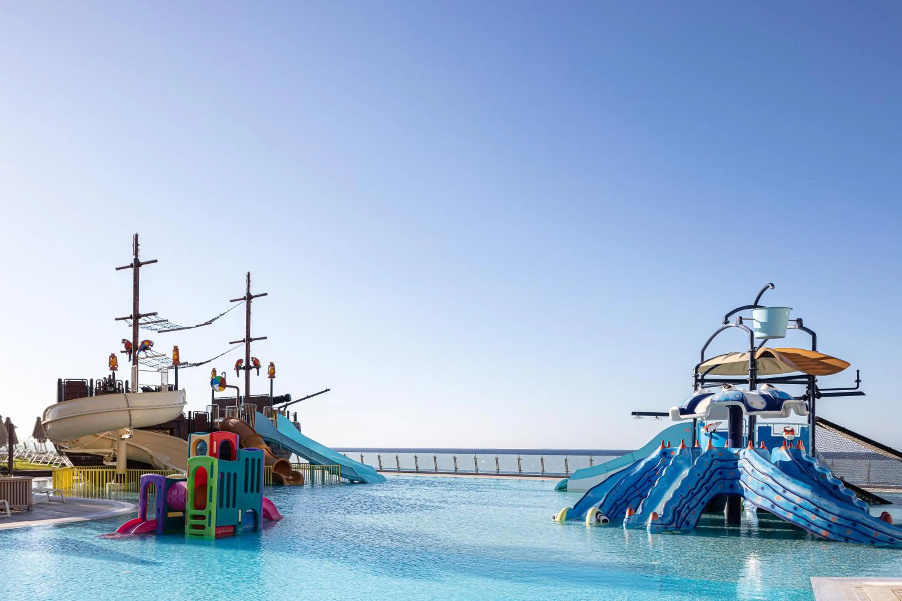 Aqua park in Petra Mare