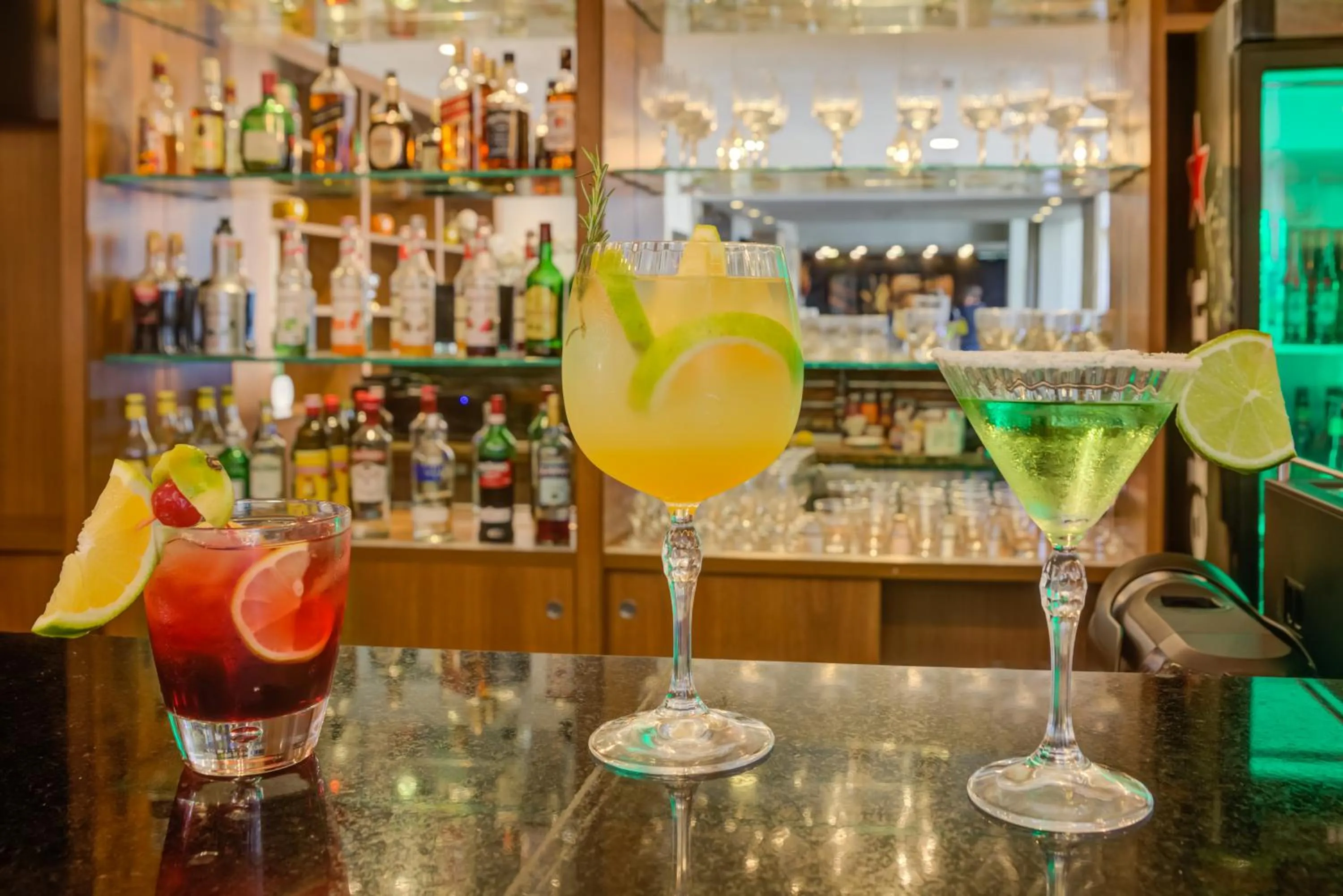 Lounge or bar in Wyndham Sao Paulo Paulista