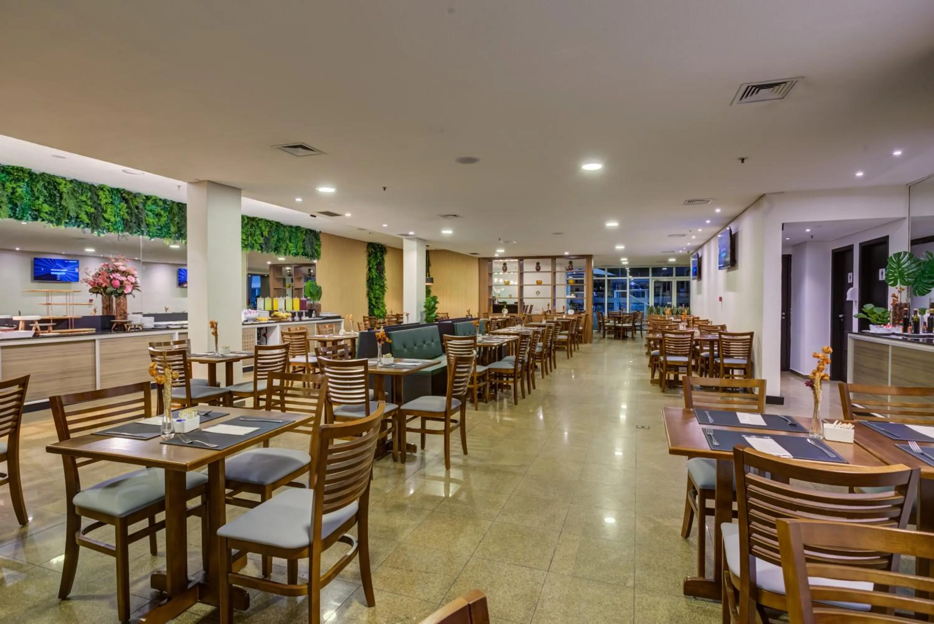 Restaurant/places to eat in Wyndham Sao Paulo Paulista