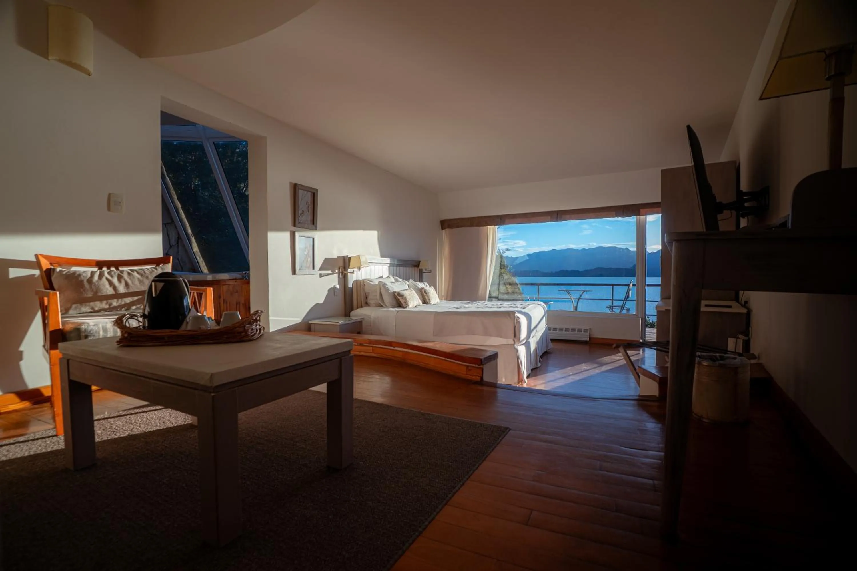 Lake view, Bed in Sol Arrayan Hotel & Spa