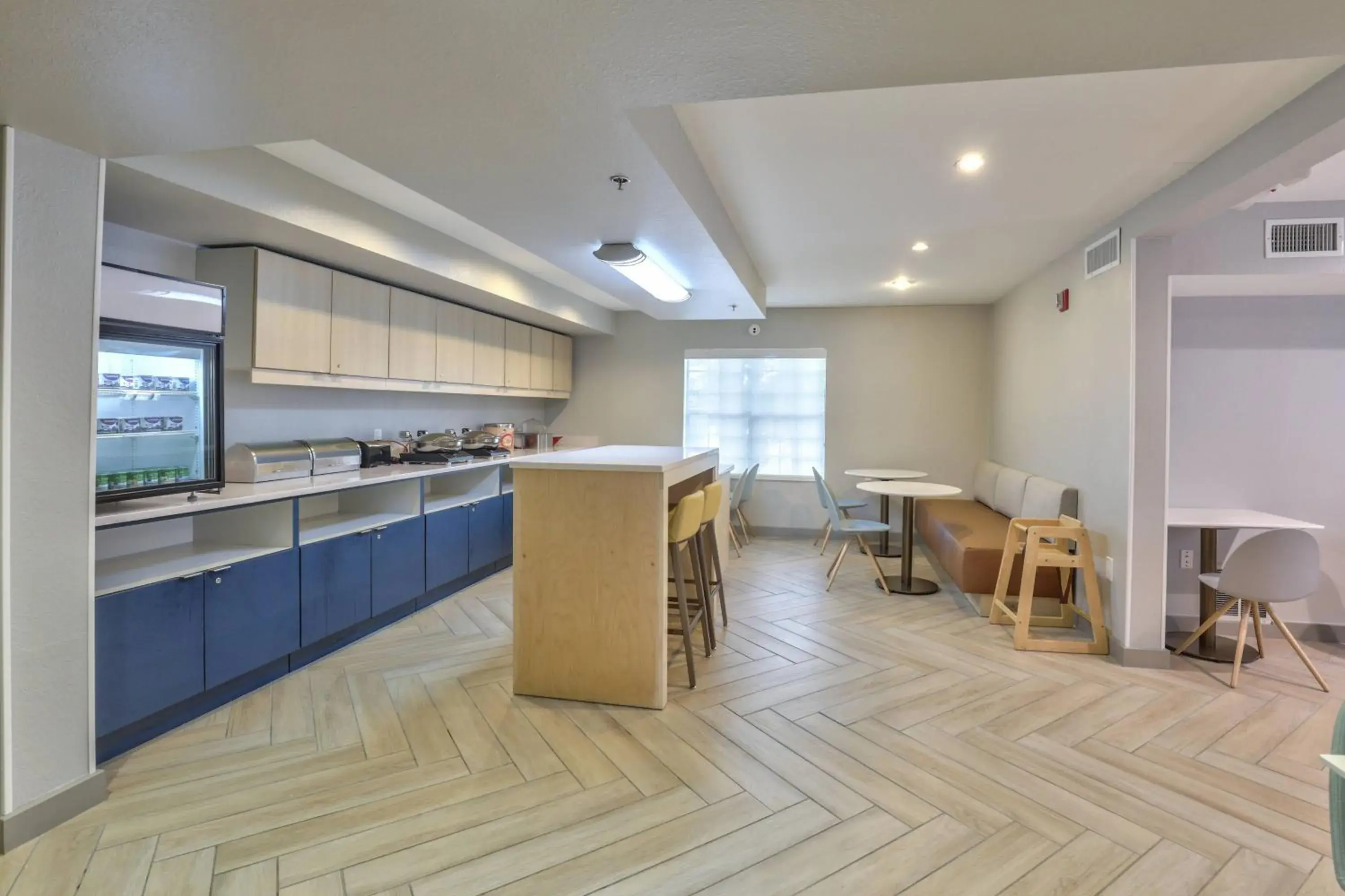 Breakfast in Alluxsuites at 1876, an Ascend Collection Hotel Breakfast in Alluxsuites at 1876, an Ascend Collection Hotel