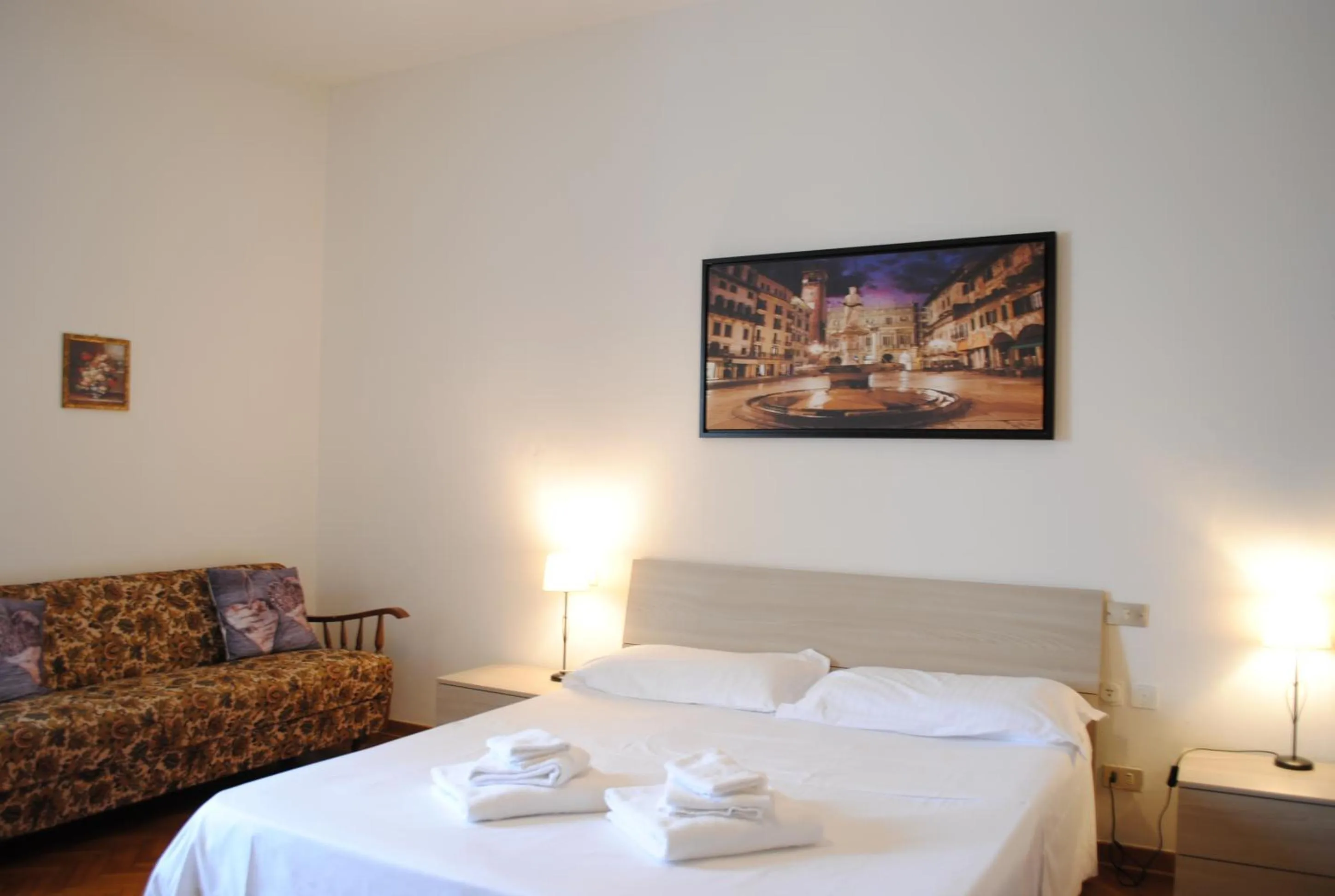 Photo of the whole room, Bed in Dreaming Verona Rooms