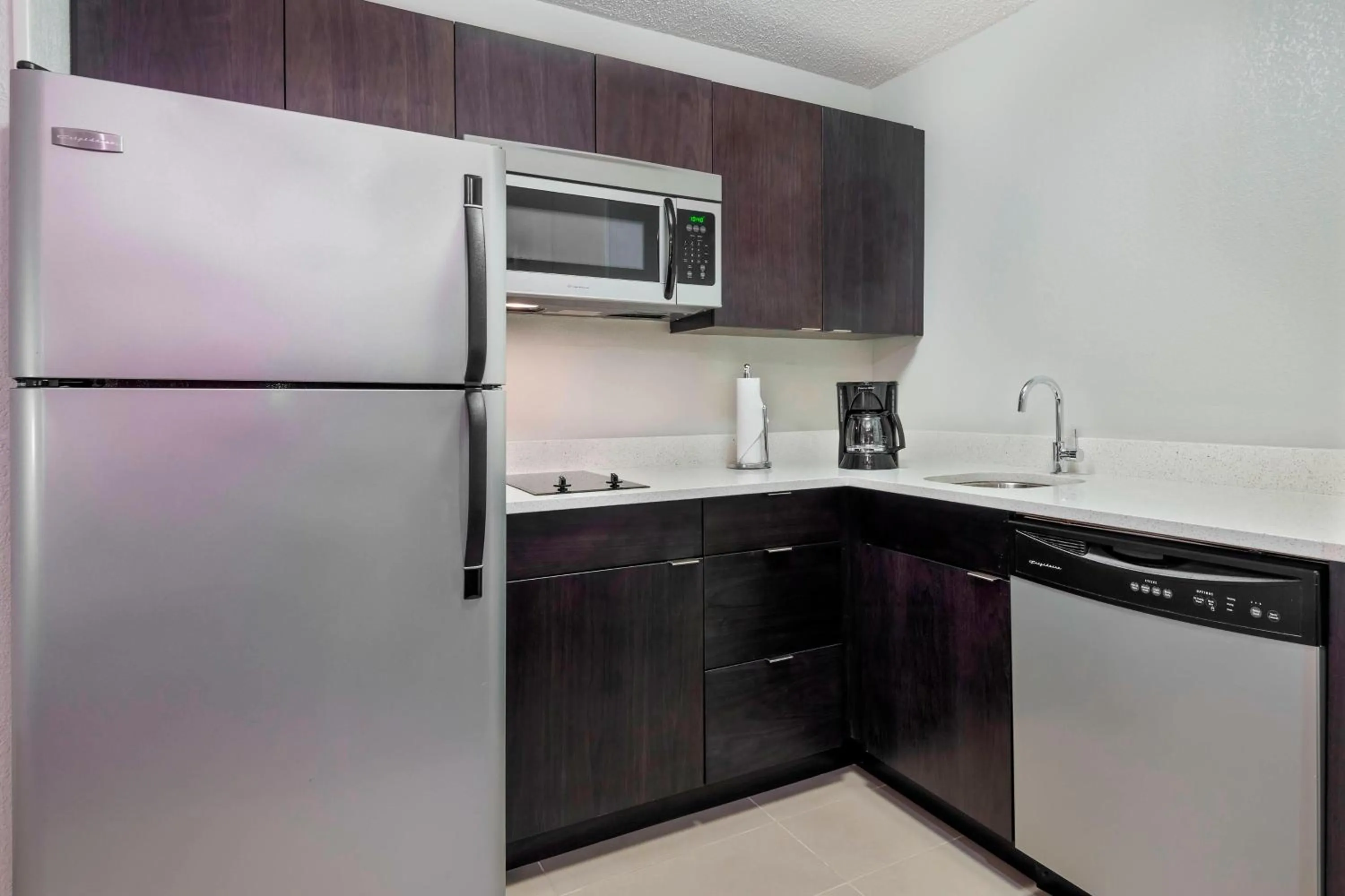 Kitchen or kitchenette in Residence Inn Tampa Sabal Park/Brandon