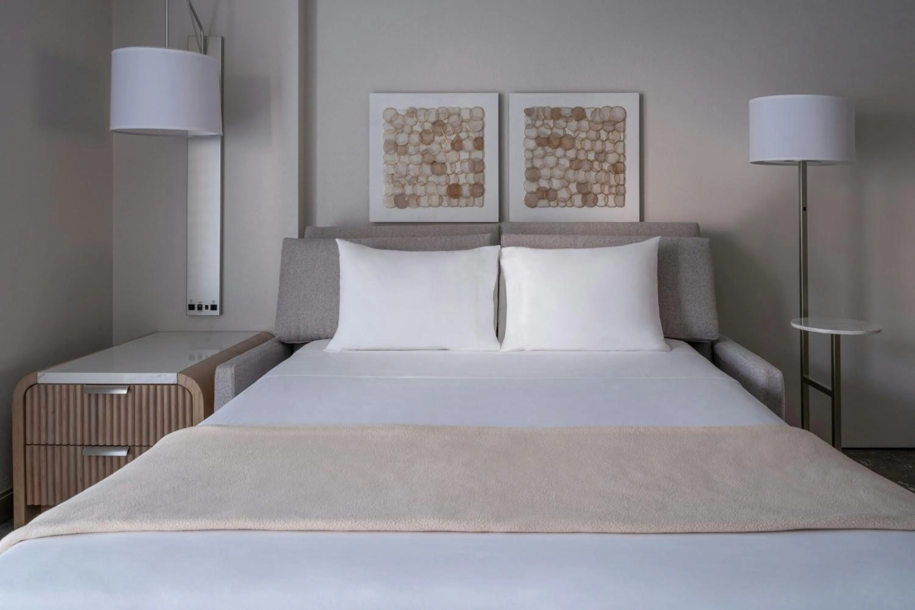 Photo of the whole room, Bed in Clearwater Beach Marriott Resort on Sand Key