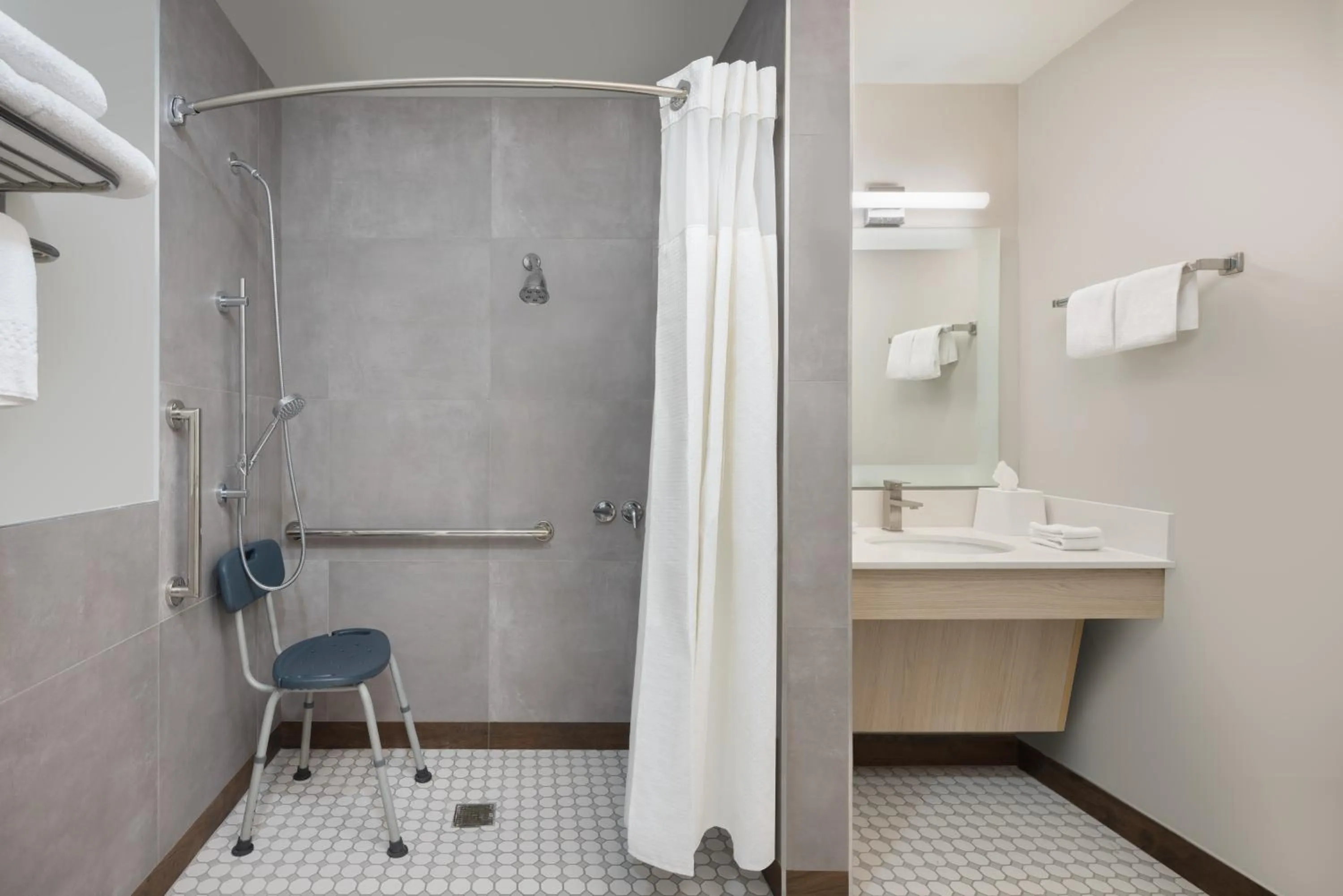 Shower in TownePlace Suites Tampa Westshore/Airport