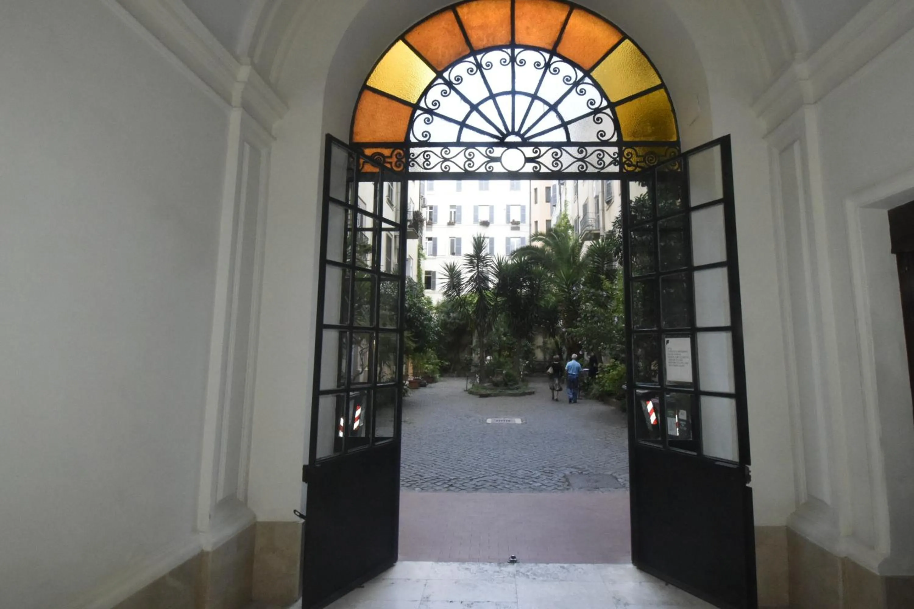 Facade/entrance in Oscar 2