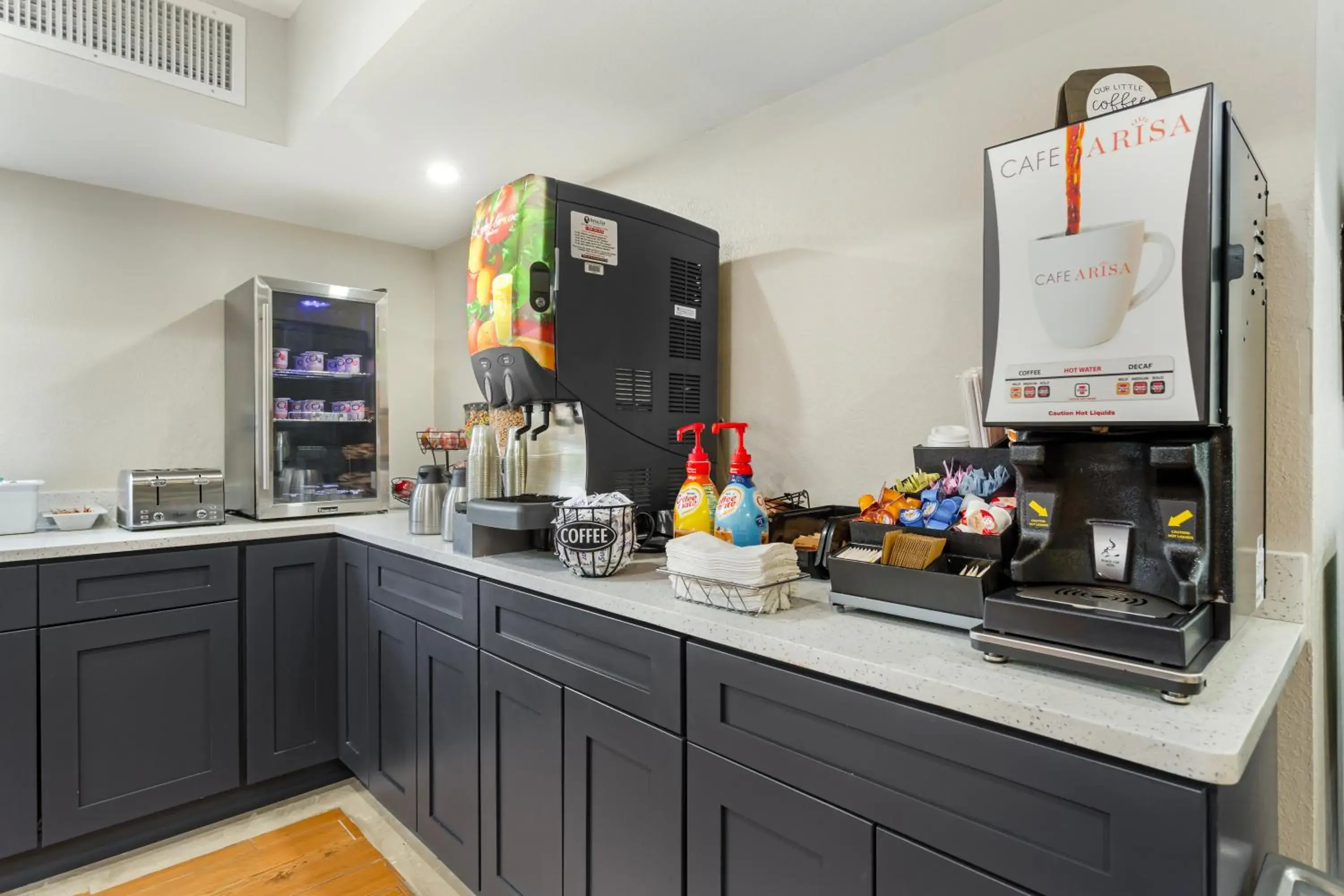 Breakfast in MainStay Suites Tampa Moffitt-USF Breakfast in MainStay Suites Tampa Moffitt-USF