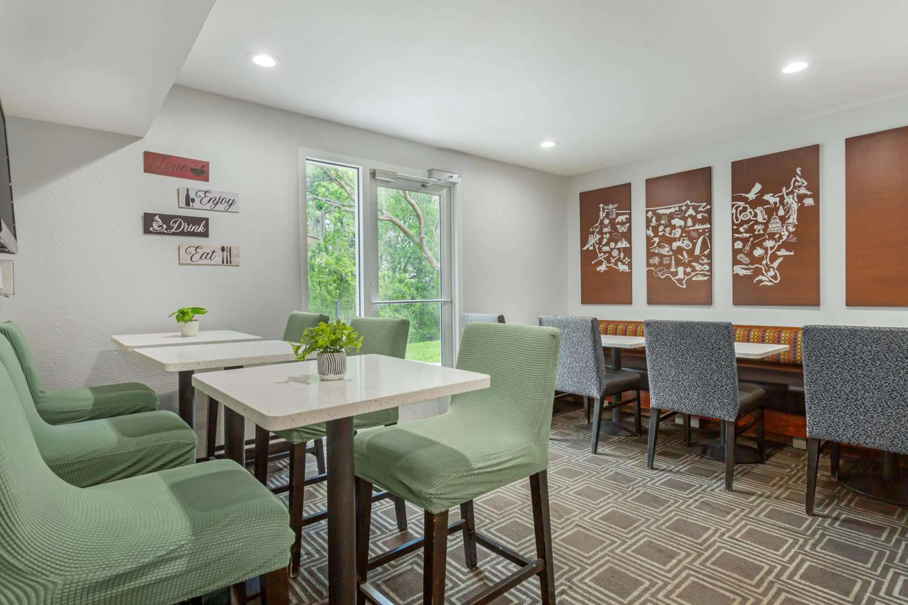 Breakfast in MainStay Suites Tampa Moffitt-USF