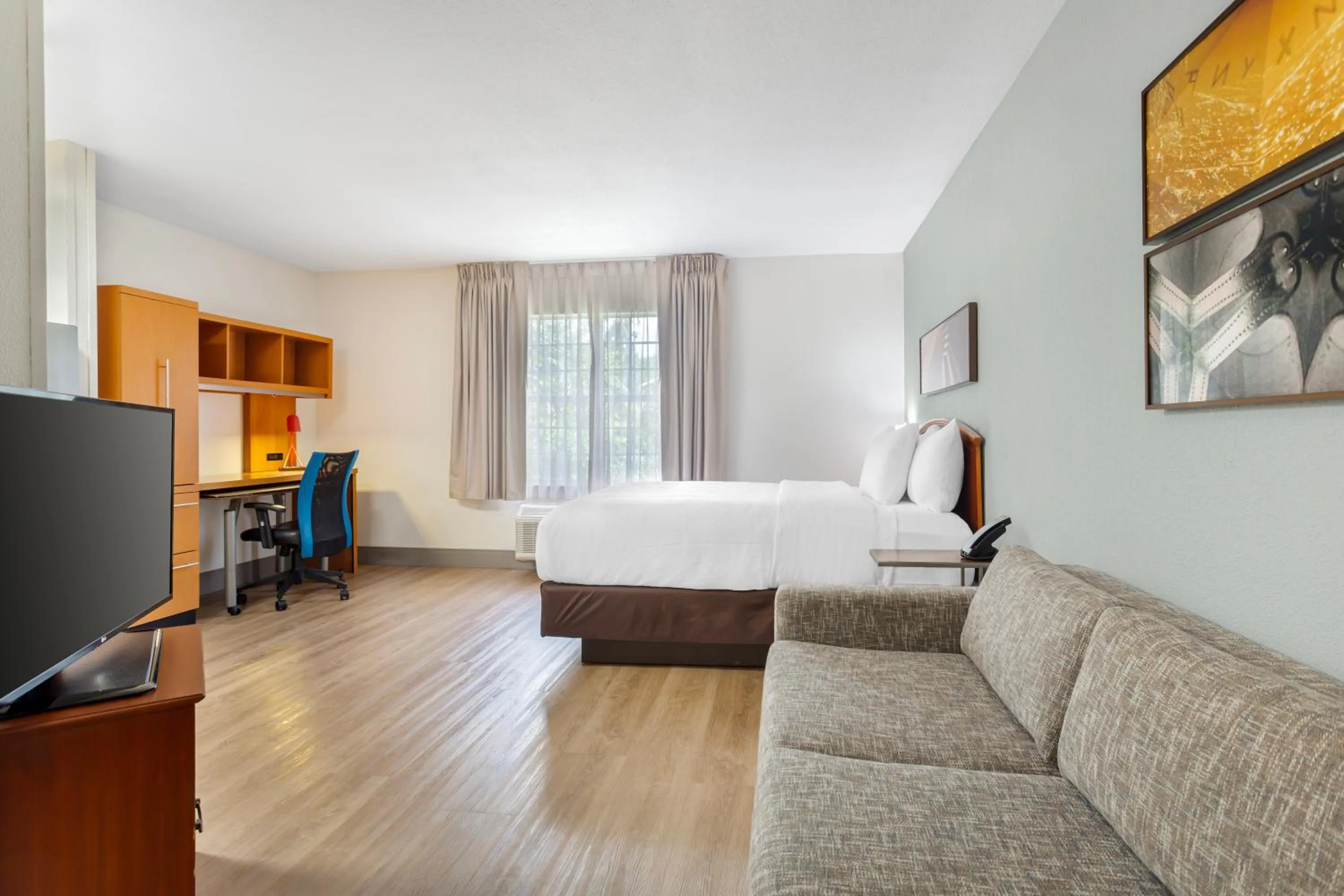 Bedroom, Bed in MainStay Suites Tampa Moffitt-USF