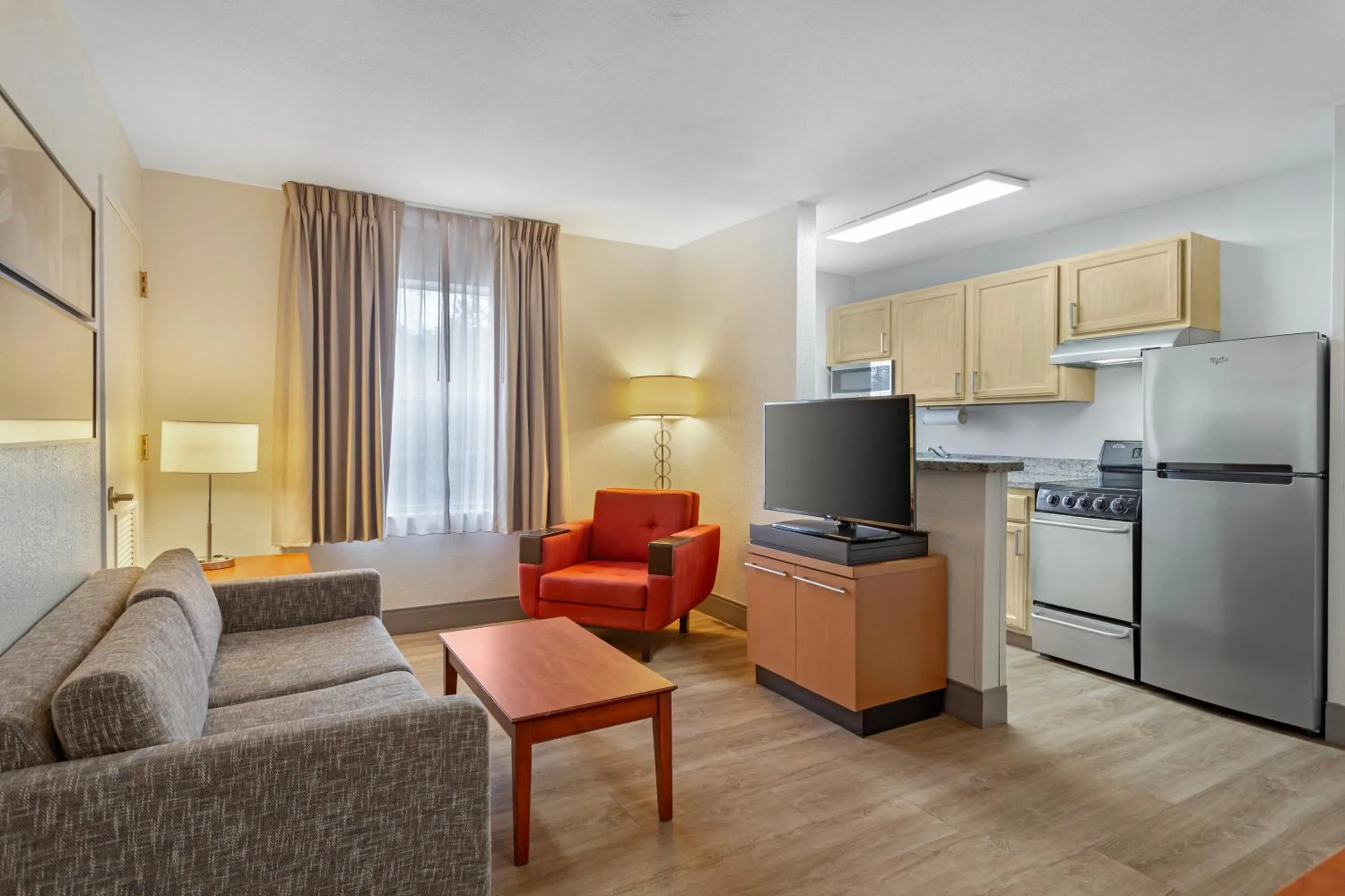 Living room in MainStay Suites Tampa Moffitt-USF