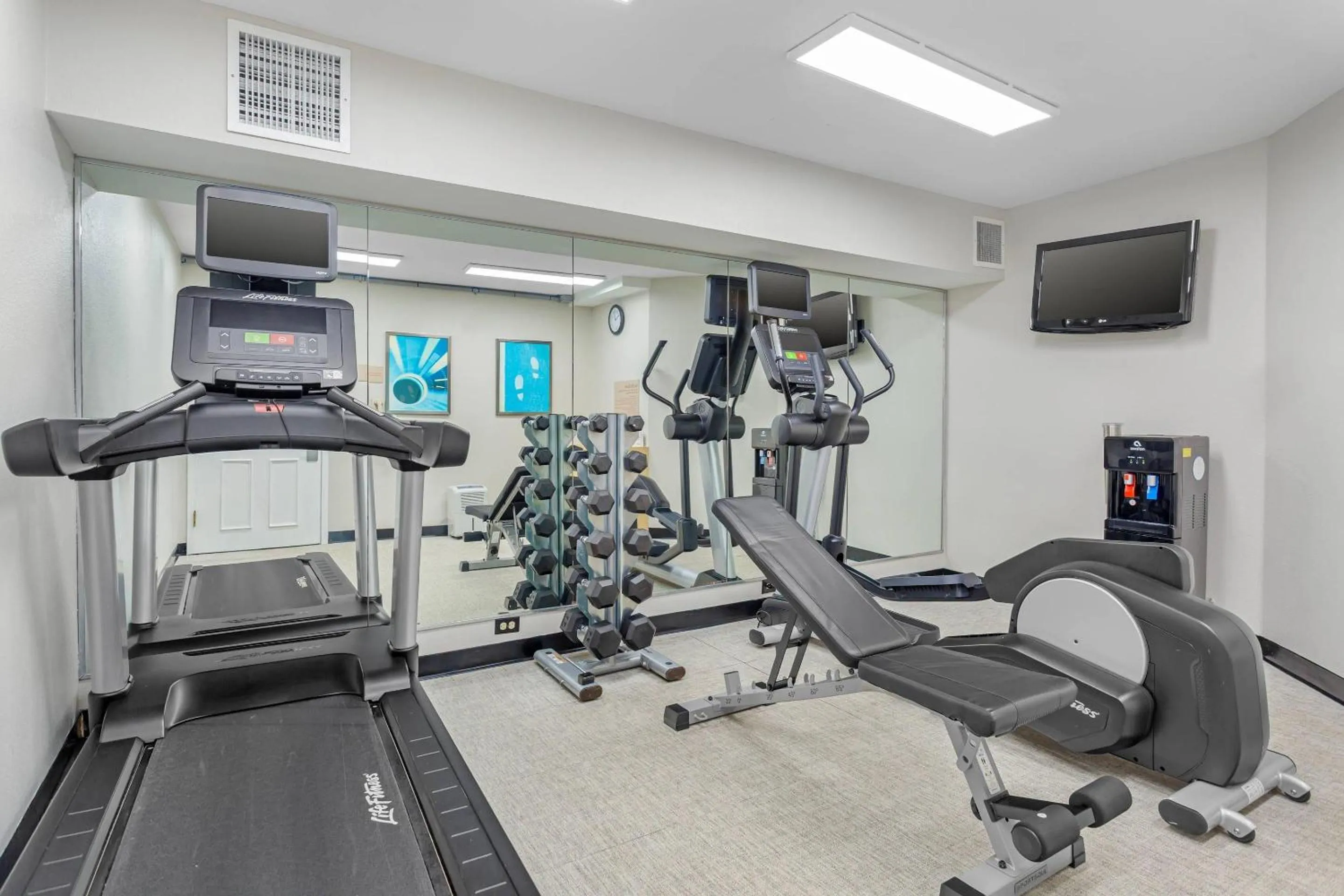 Fitness centre/facilities in MainStay Suites Tampa Moffitt-USF