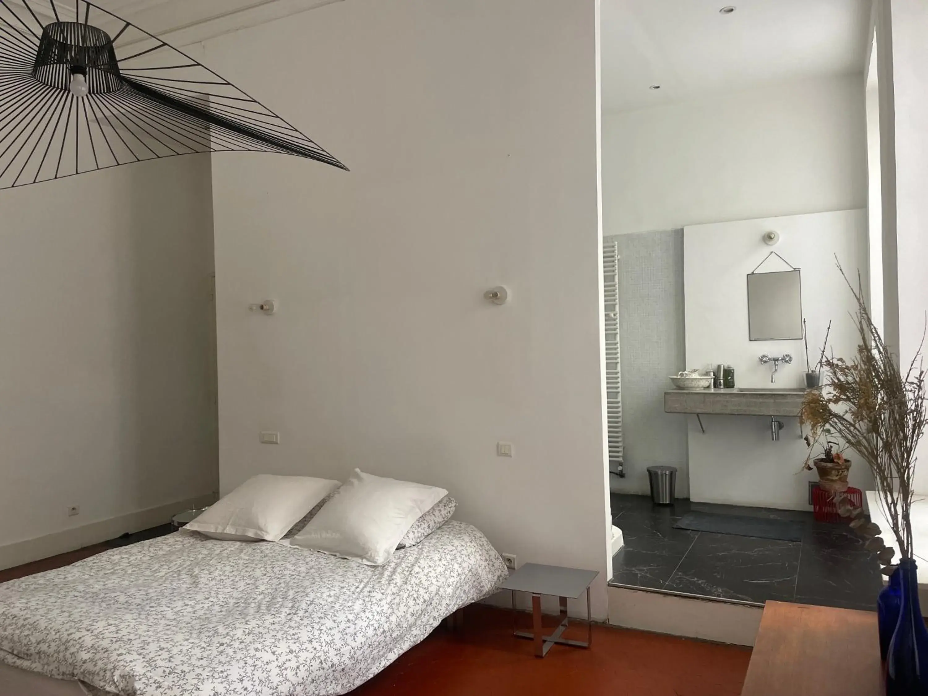 Double Room with Private Bathroom in Liberté Double Room with Private Bathroom in Liberté