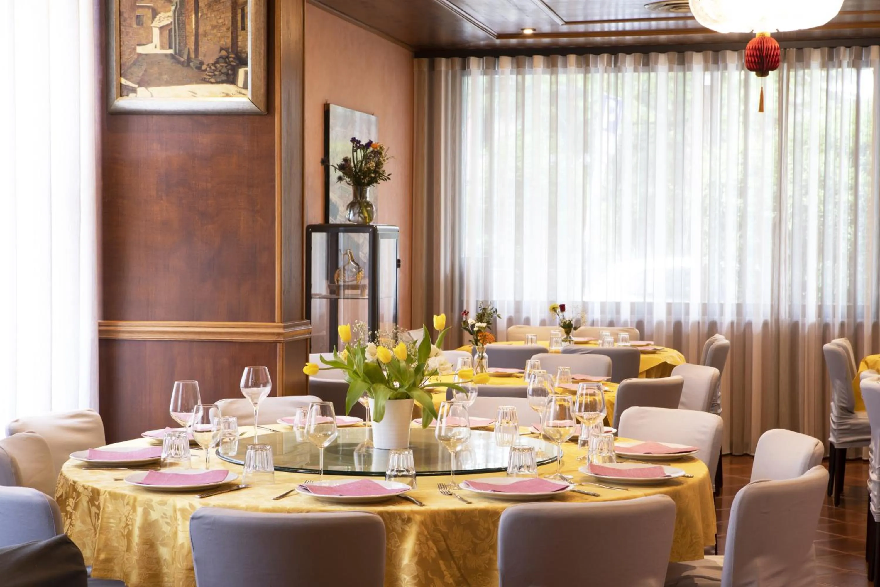 Restaurant/places to eat in Hotel Vienna