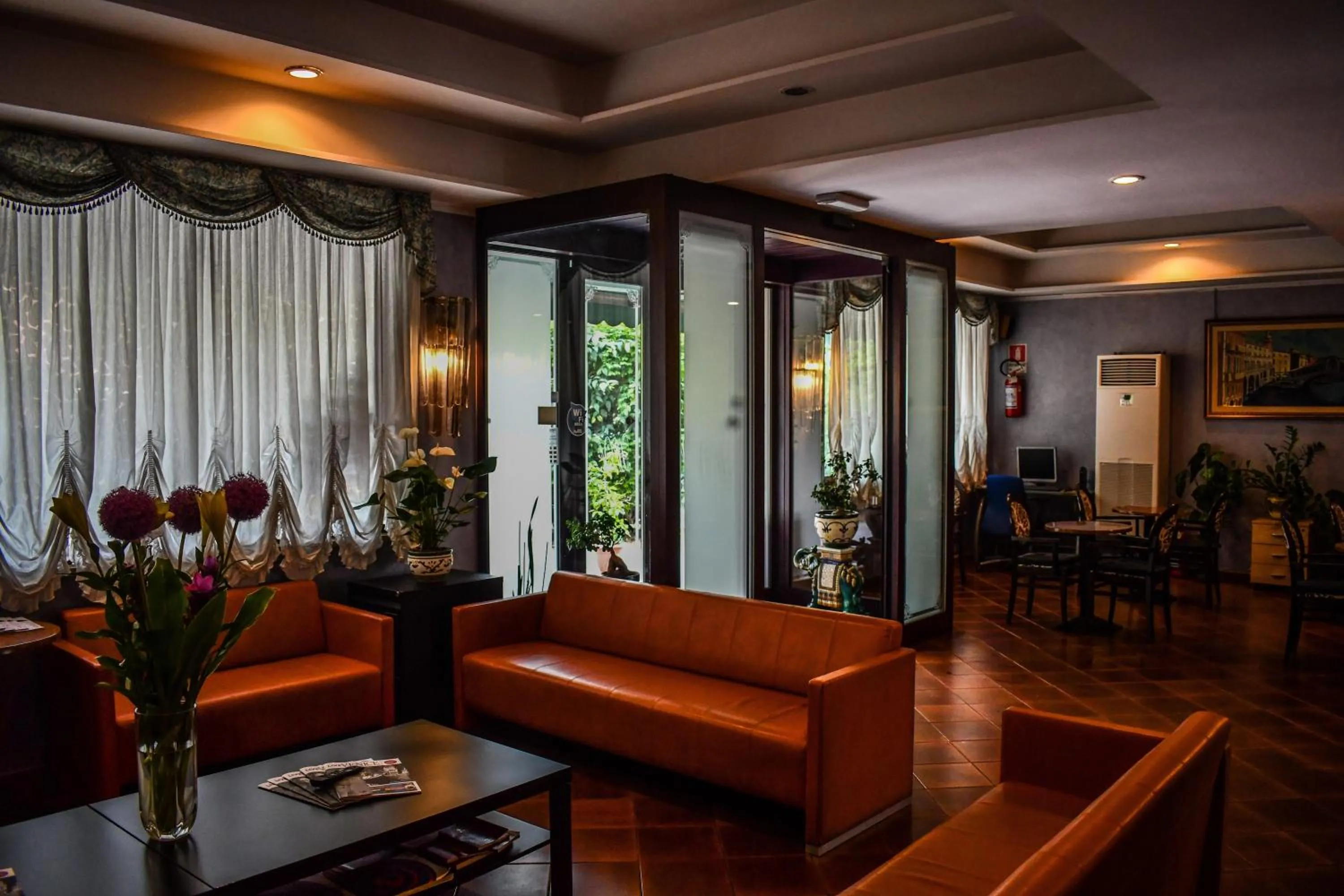 Lobby or reception in Hotel Vienna