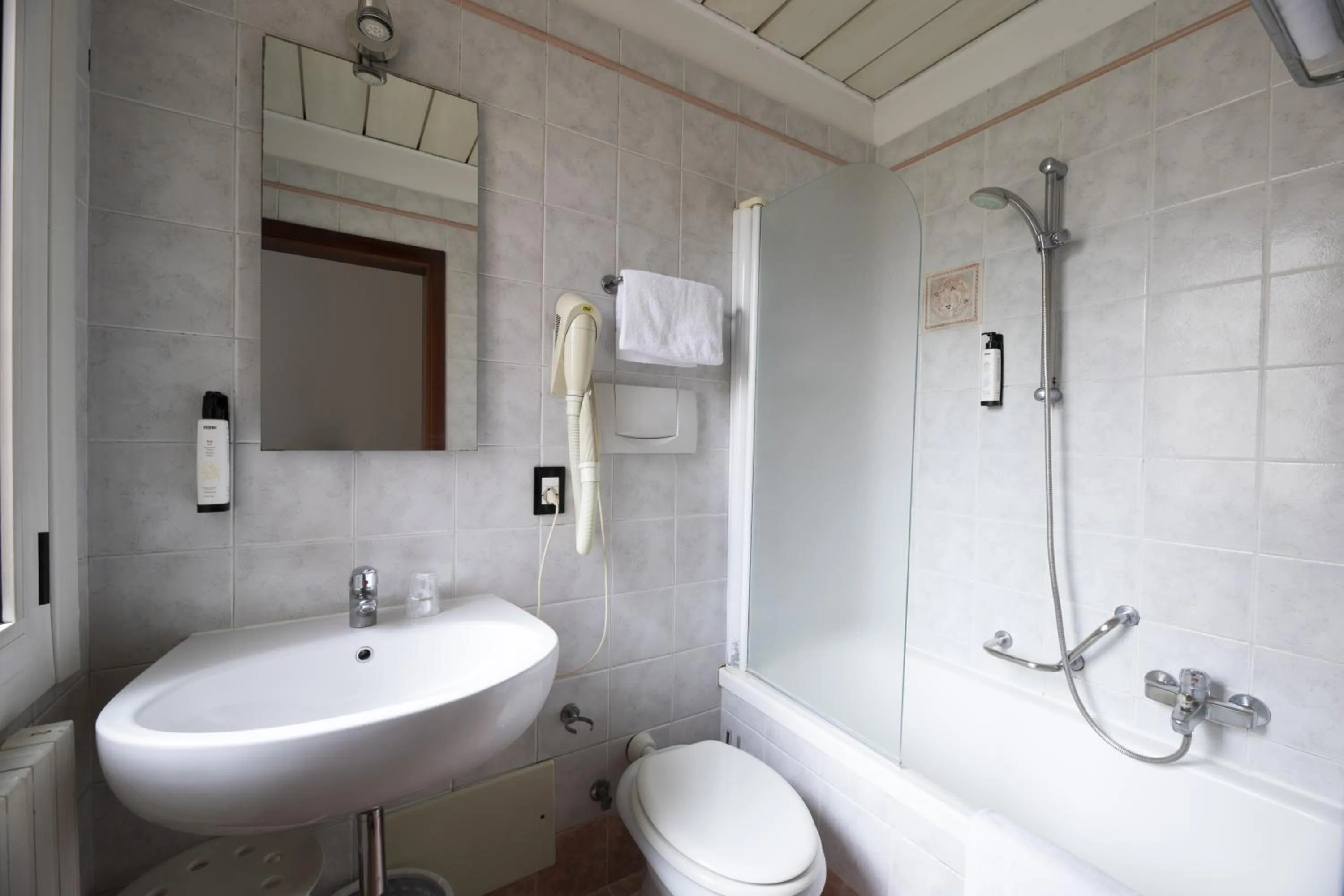 Bathroom in Hotel Vienna