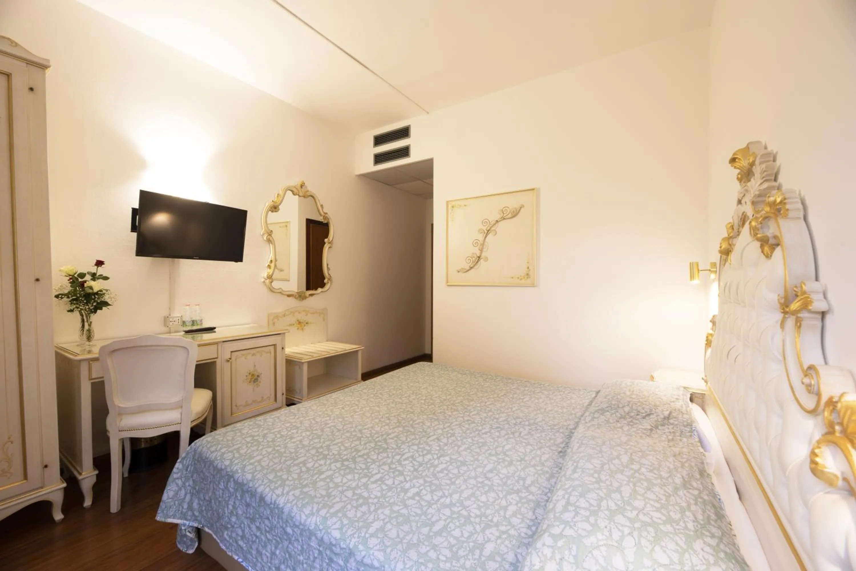 Bedroom, Bed in Hotel Vienna