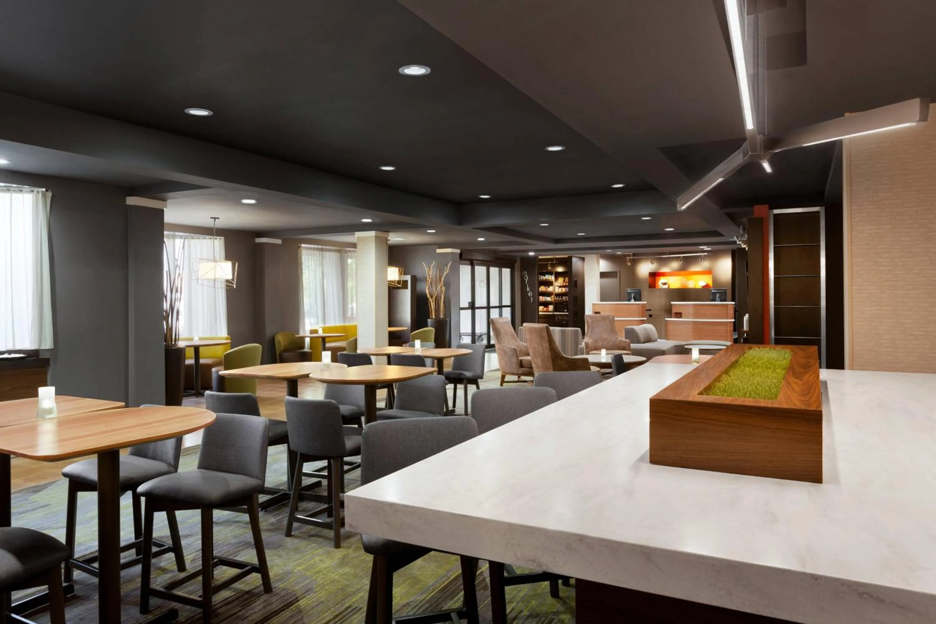 Lobby or reception in Courtyard by Marriott Tulsa Central