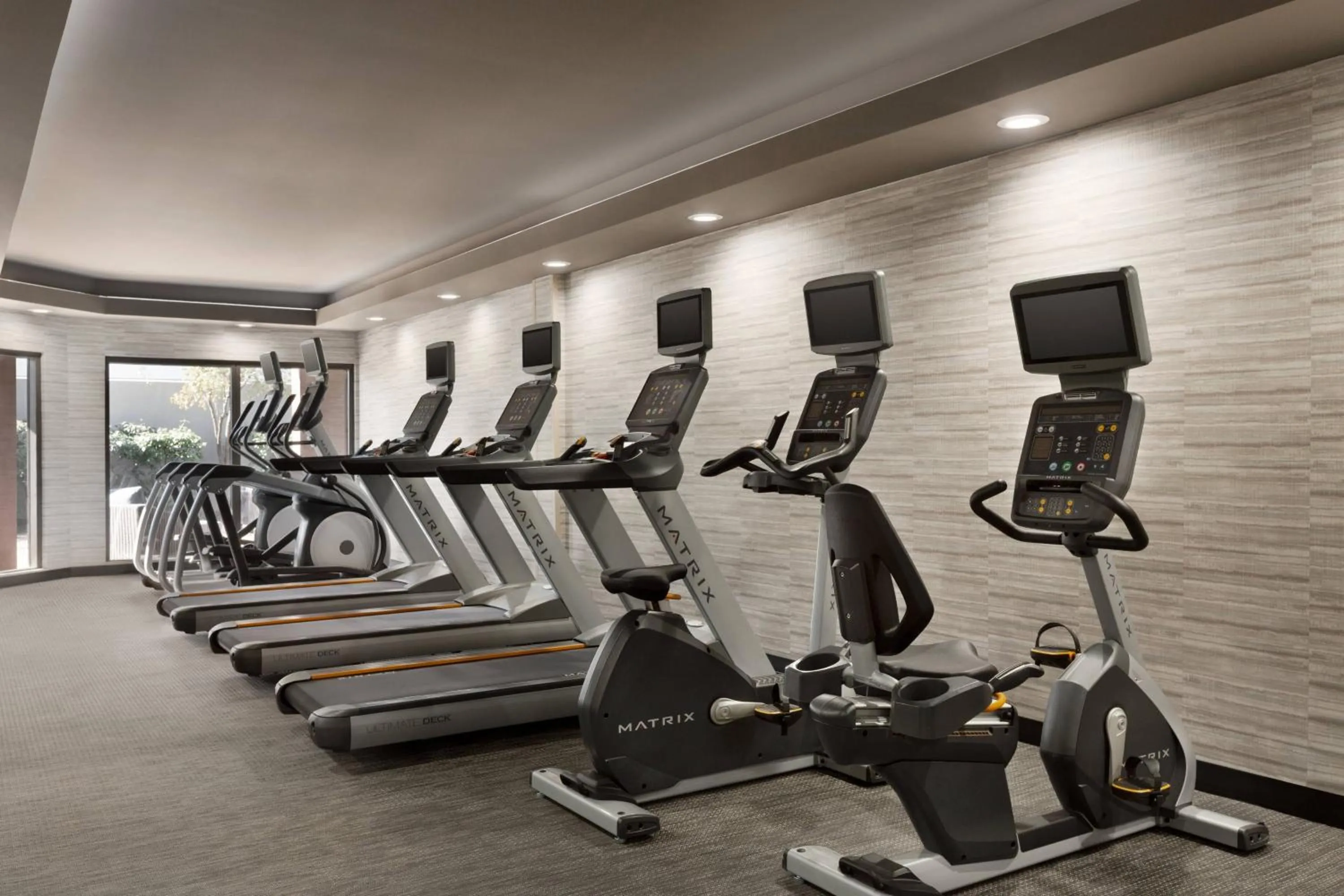 Fitness centre/facilities in Courtyard by Marriott Tulsa Central