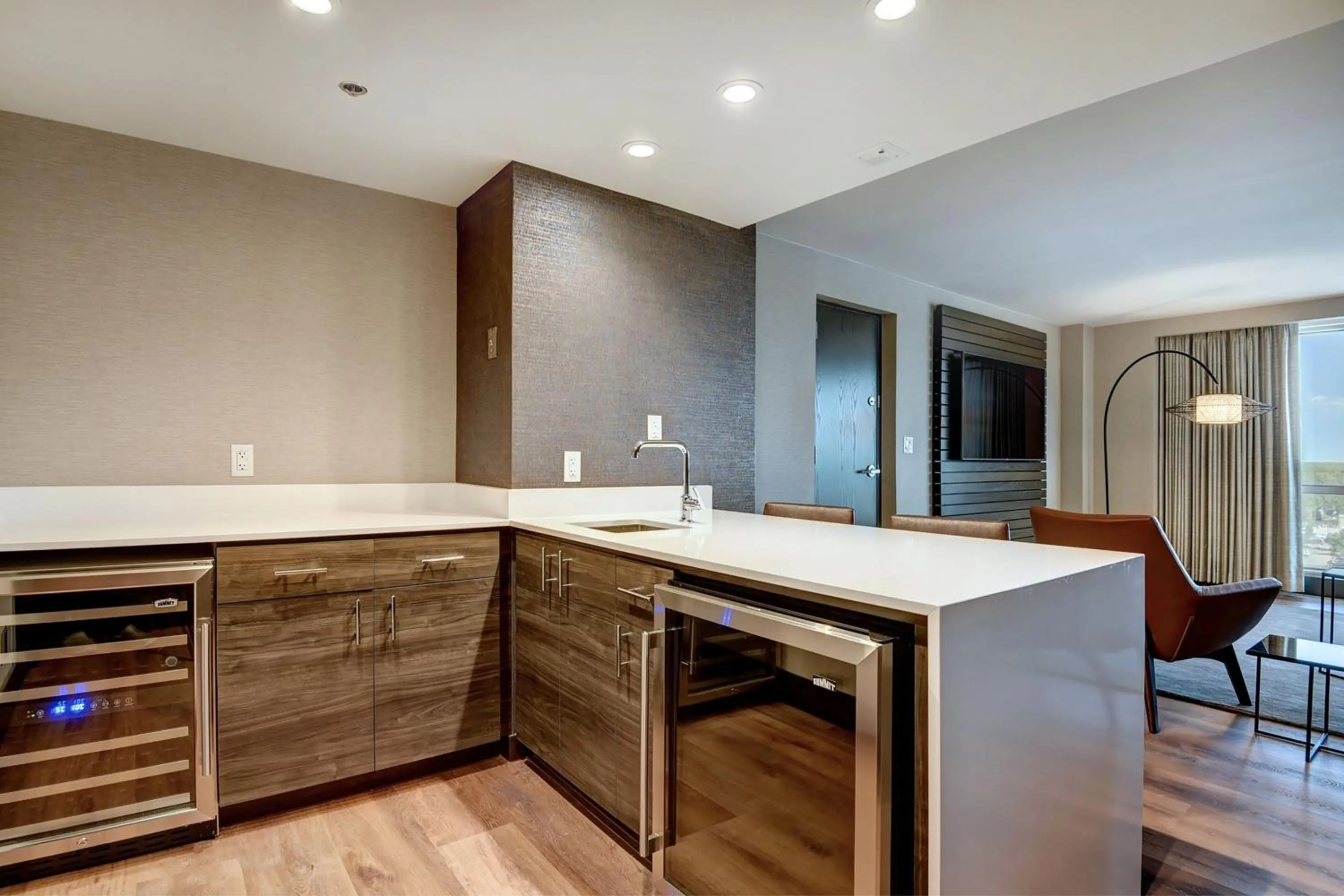 Kitchen or kitchenette in Tulsa Marriott Southern Hills