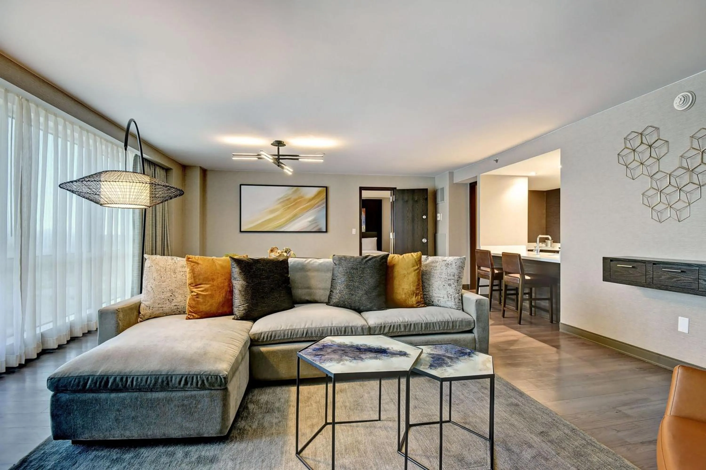 Living room in Tulsa Marriott Southern Hills