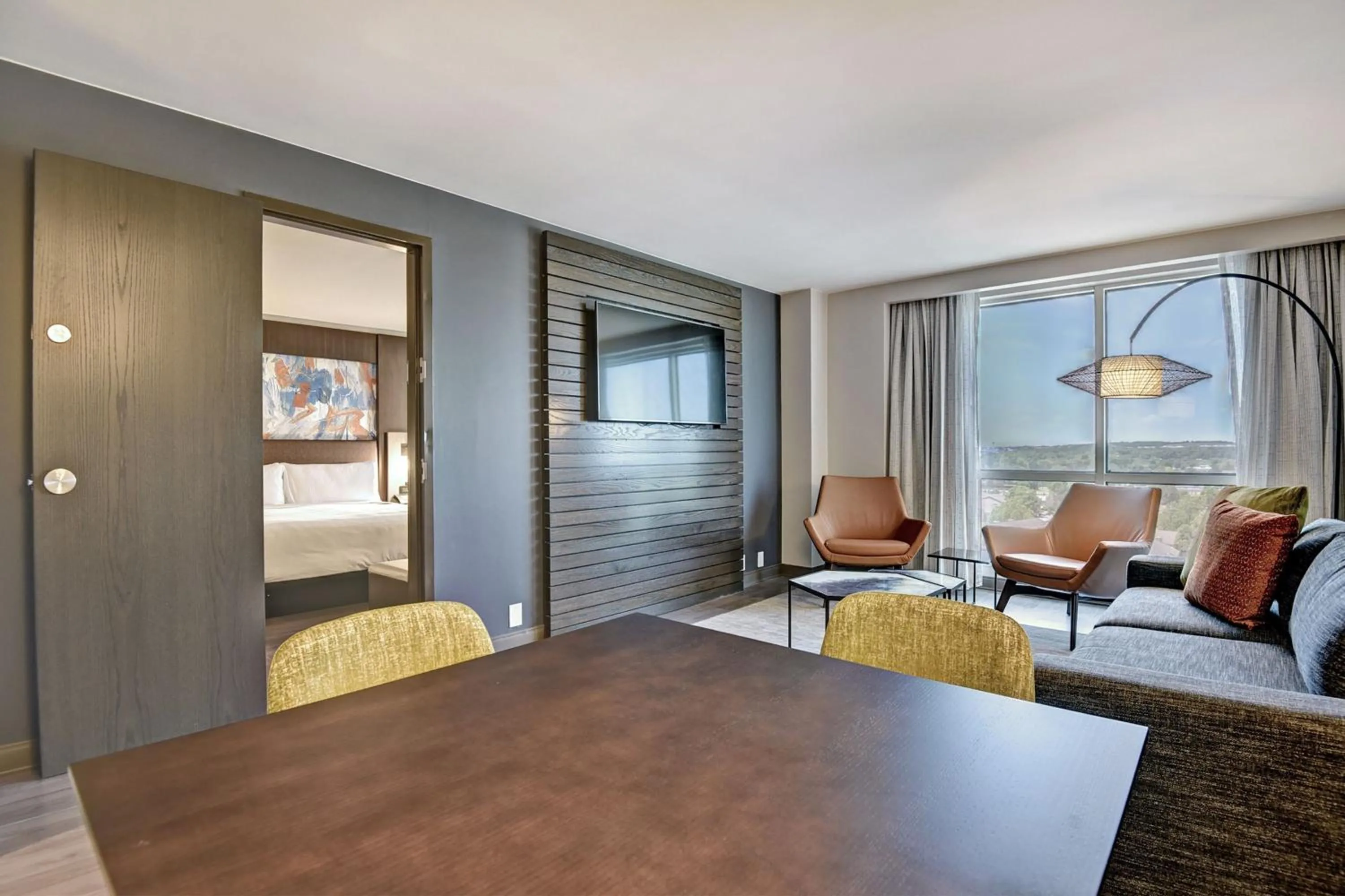 Living room in Tulsa Marriott Southern Hills