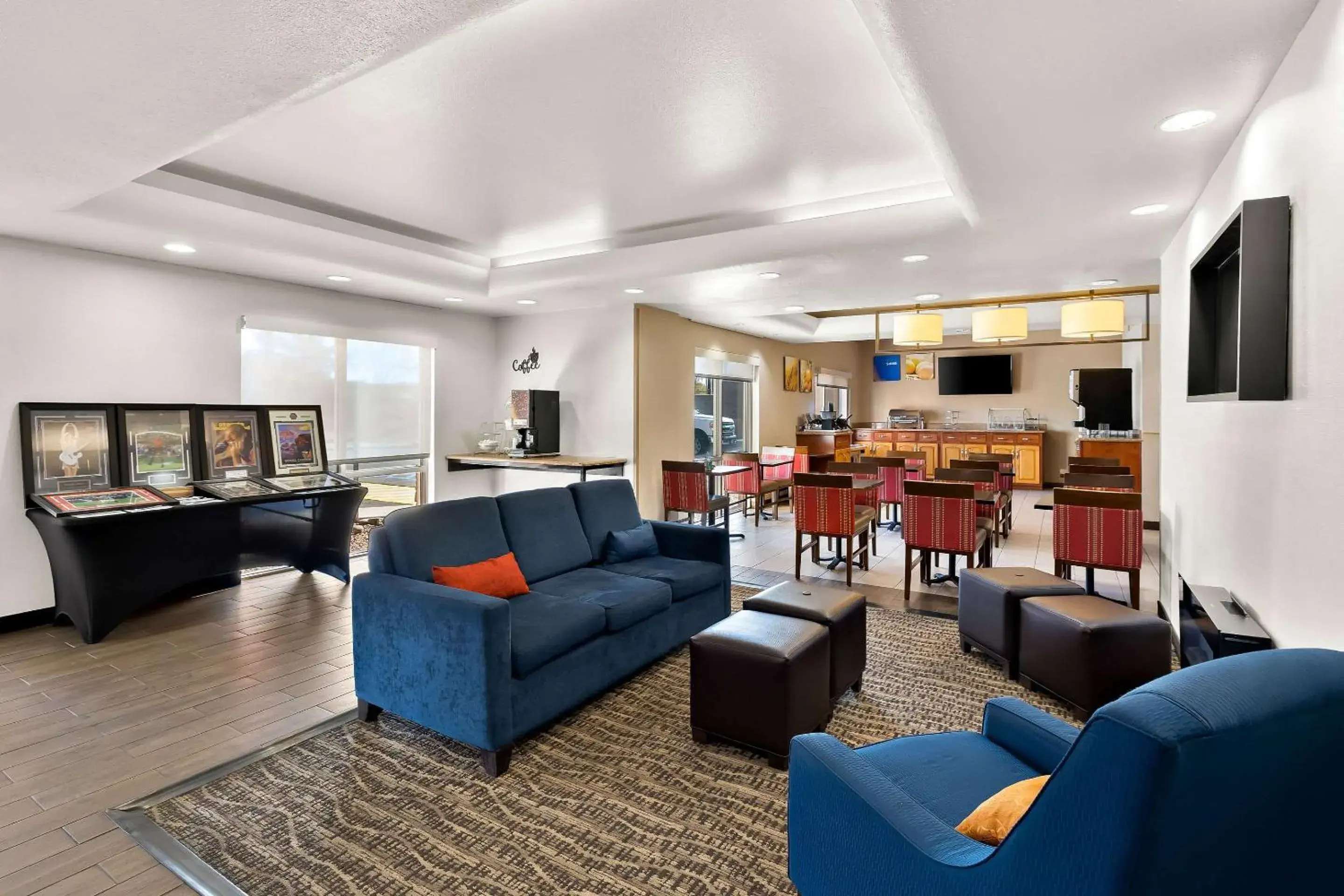 Lobby or reception in Comfort Inn & Suites near Kino Sports Complex Lobby or reception in Comfort Inn & Suites near Kino Sports Complex