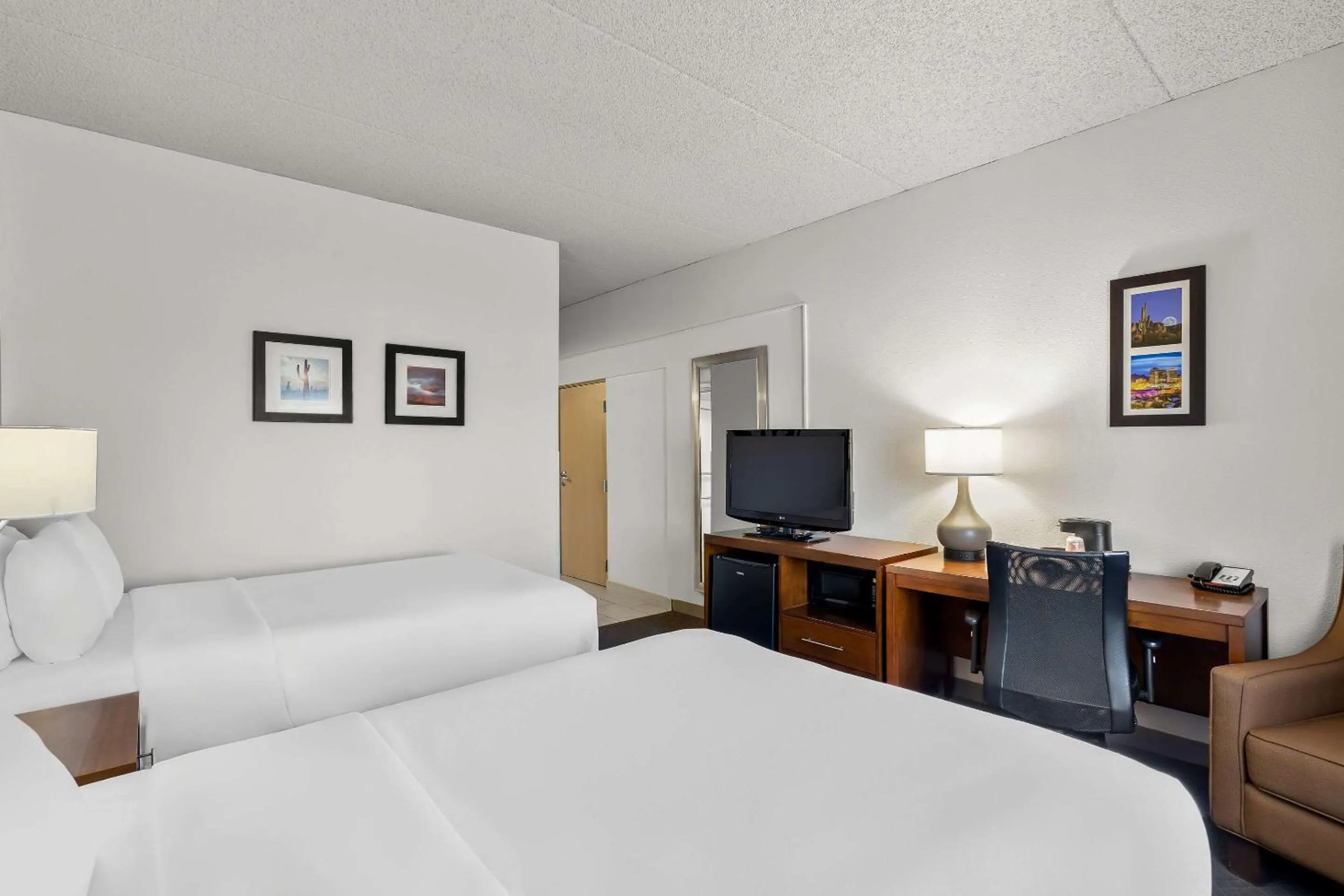 Bedroom, Bed in Comfort Inn & Suites near Kino Sports Complex