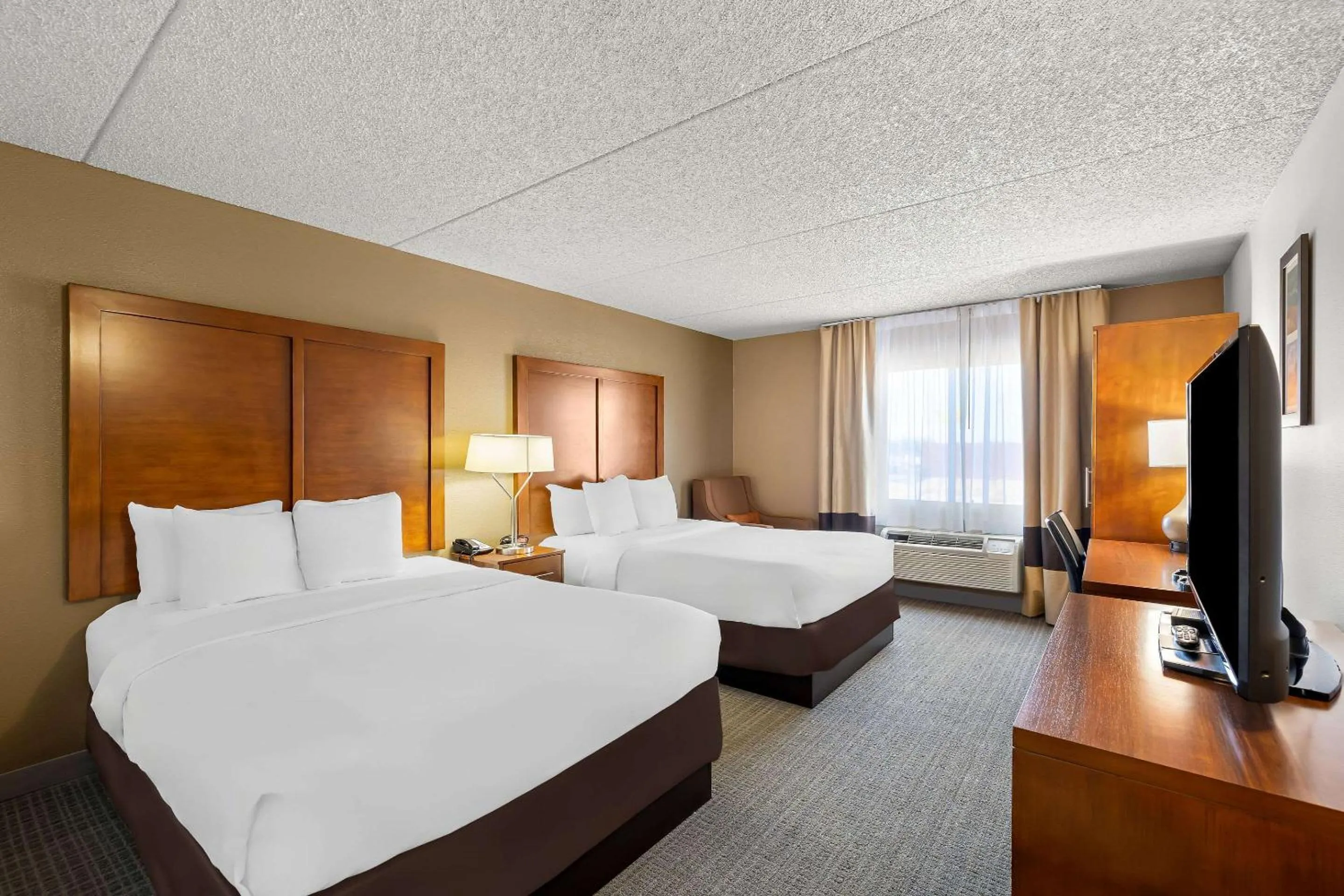 Bedroom, Bed in Comfort Inn & Suites near Kino Sports Complex