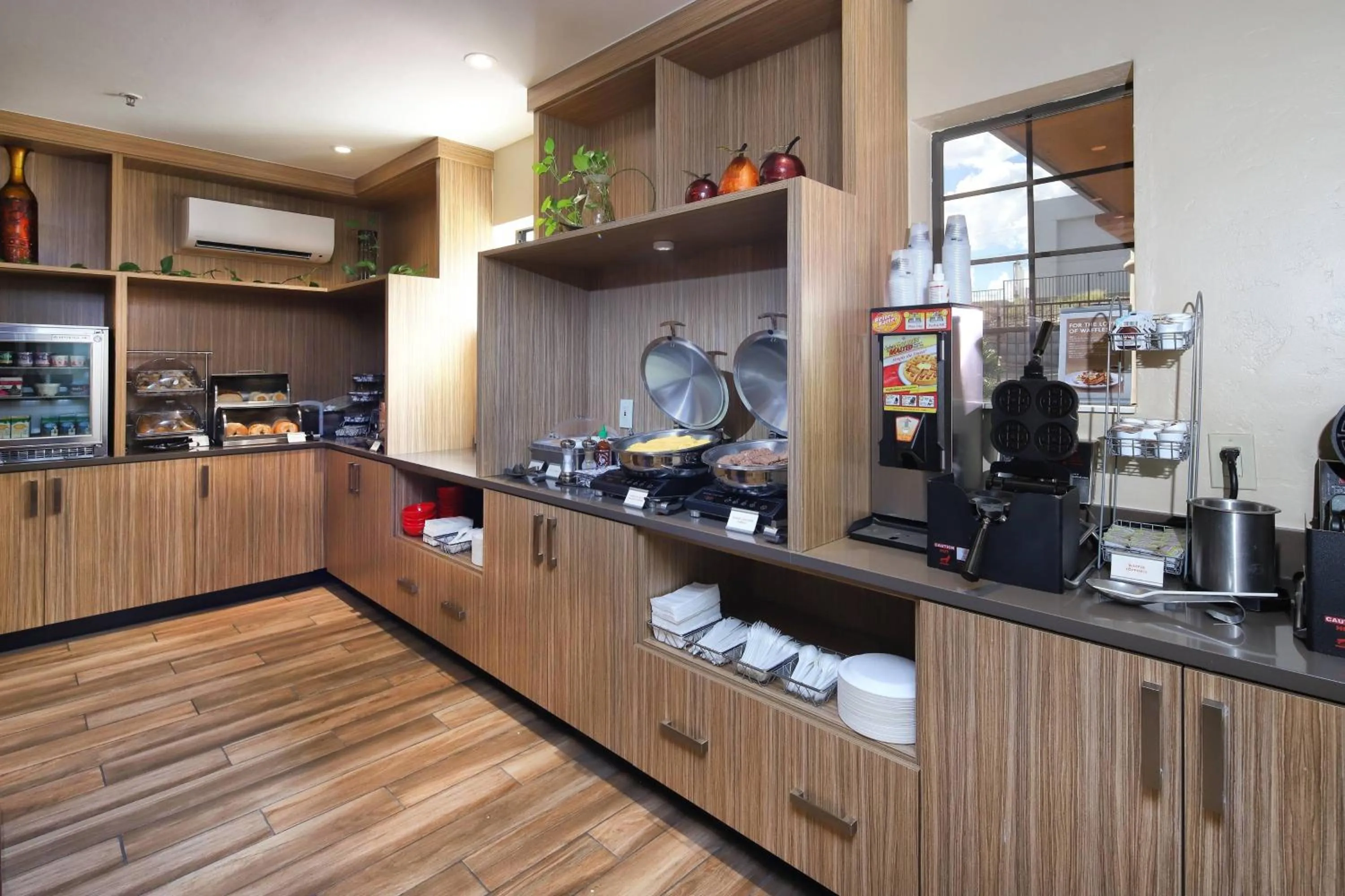 Breakfast in TownePlace Suites Tucson