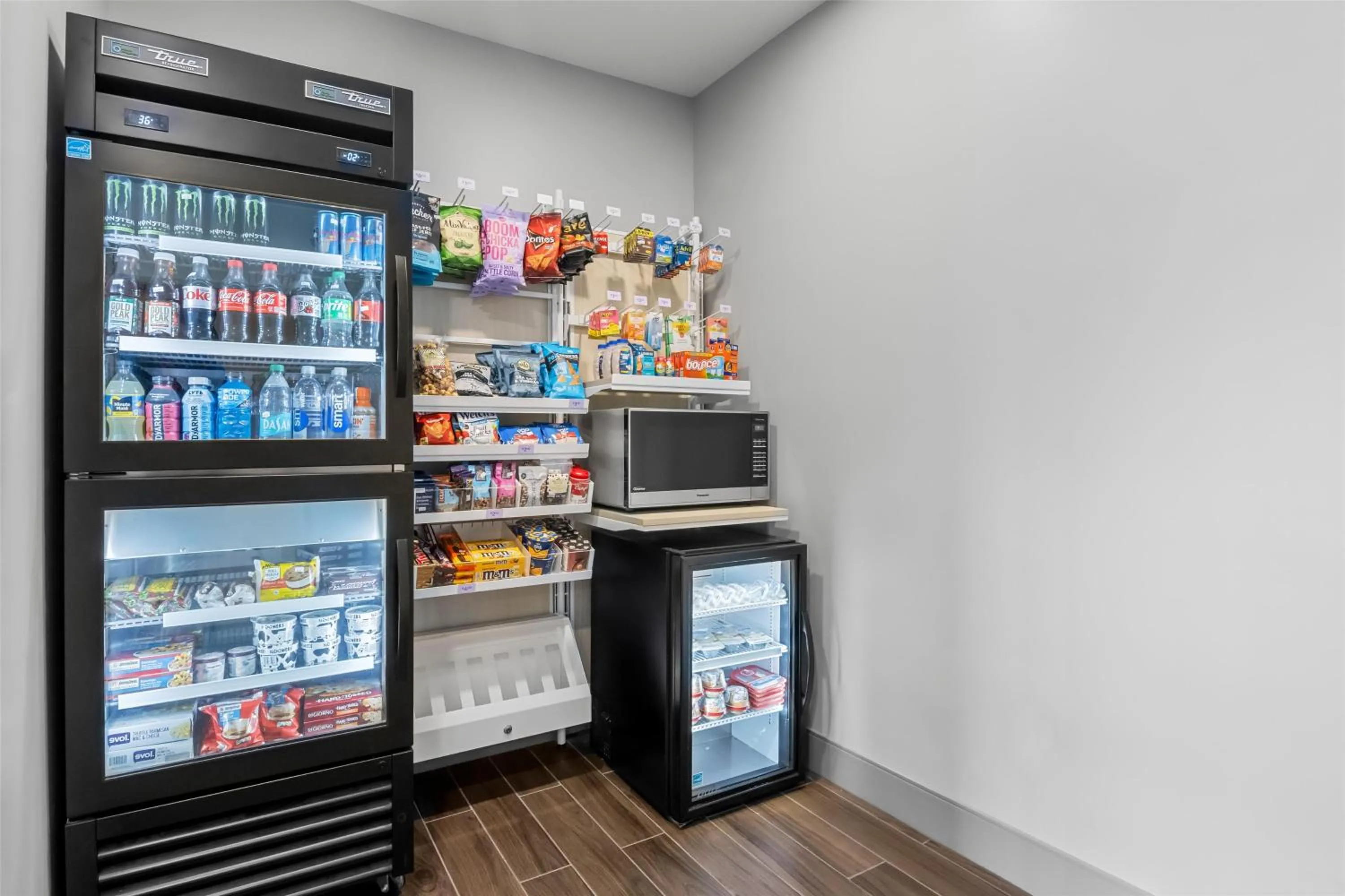 Restaurant/places to eat in Spark By Hilton Traverse City