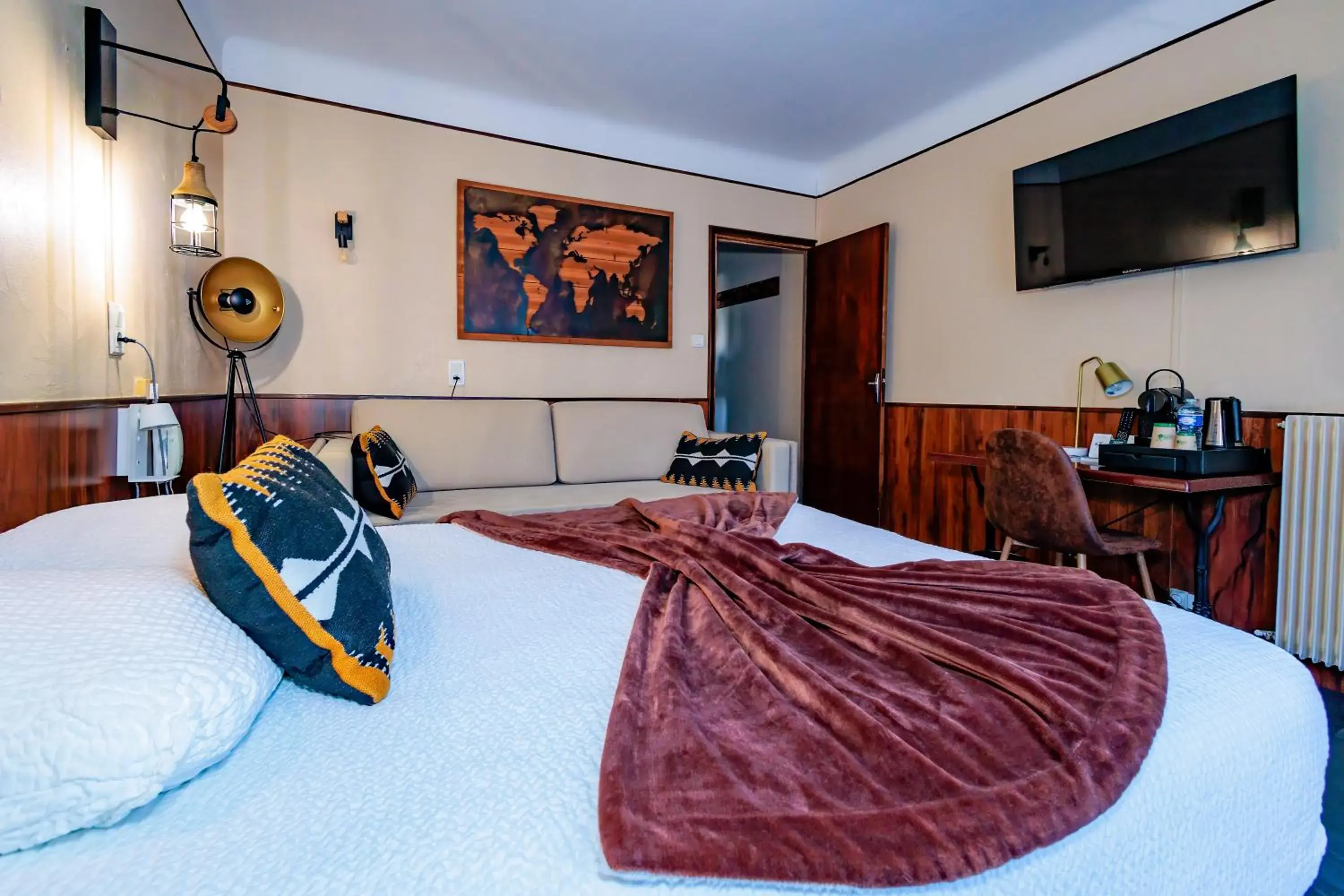 Bed in Logis Central Hôtel - Restaurant & Spa Bed in Logis Central Hôtel - Restaurant & Spa