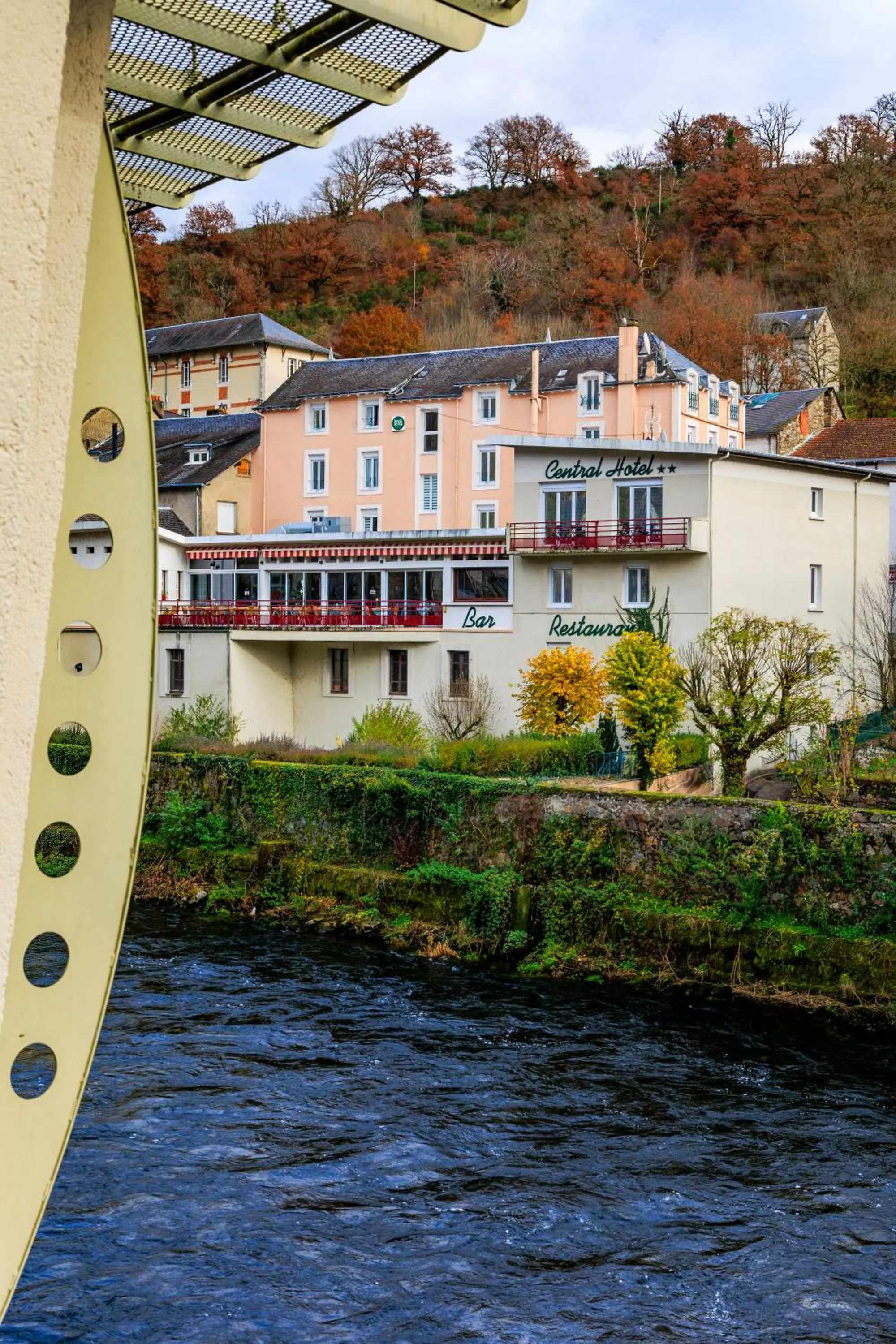 Logis Central Hôtel - Restaurant & Spa