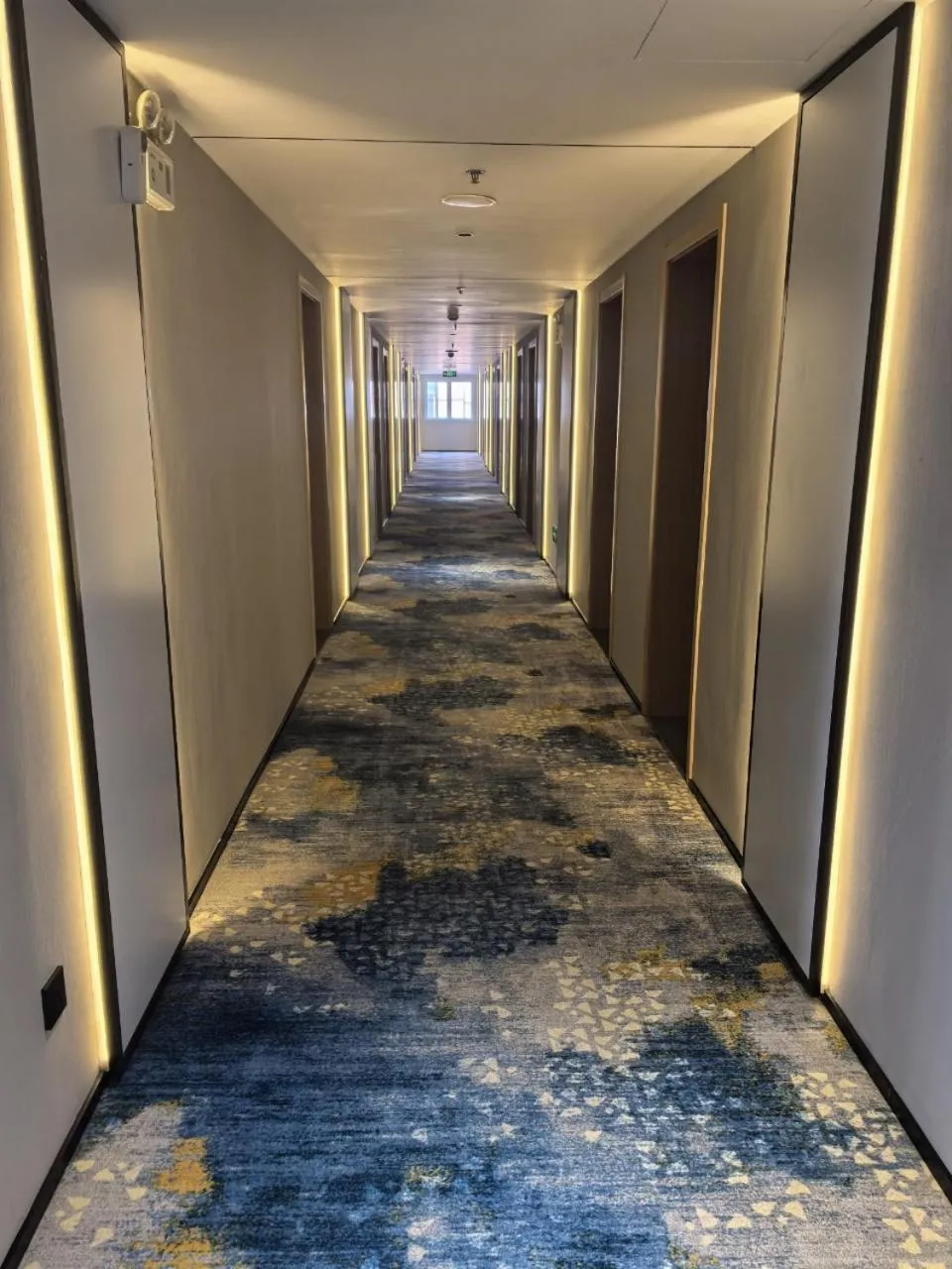 Baolong Homelike Hotel - Zhongshan Branch