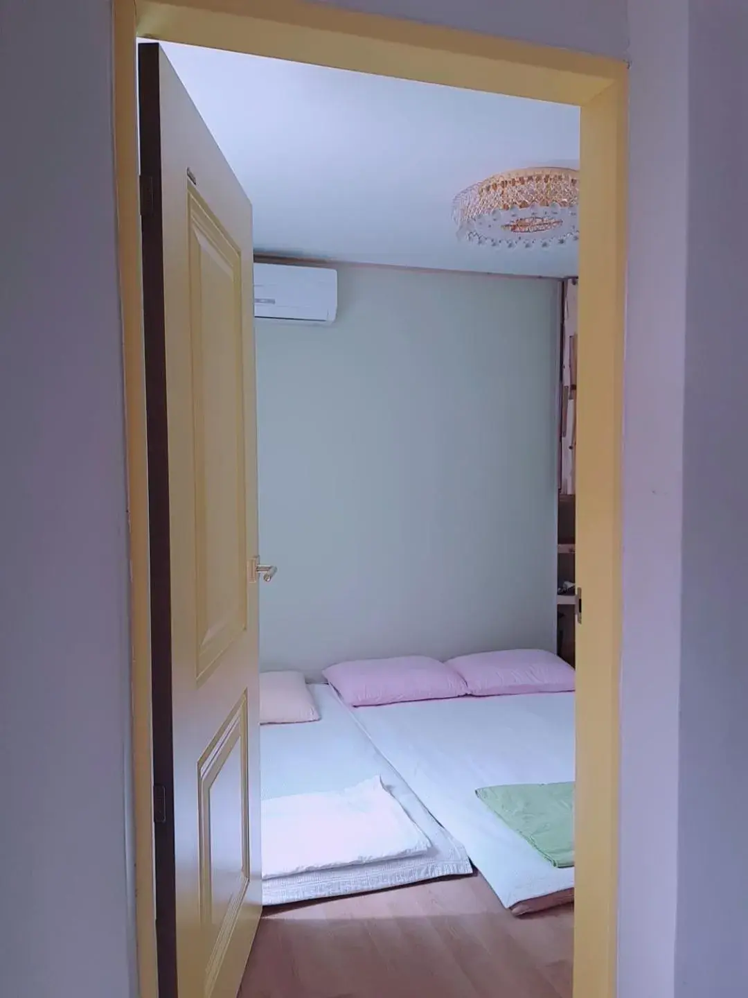 Bed in Hundred Years Hanok Bed in Hundred Years Hanok