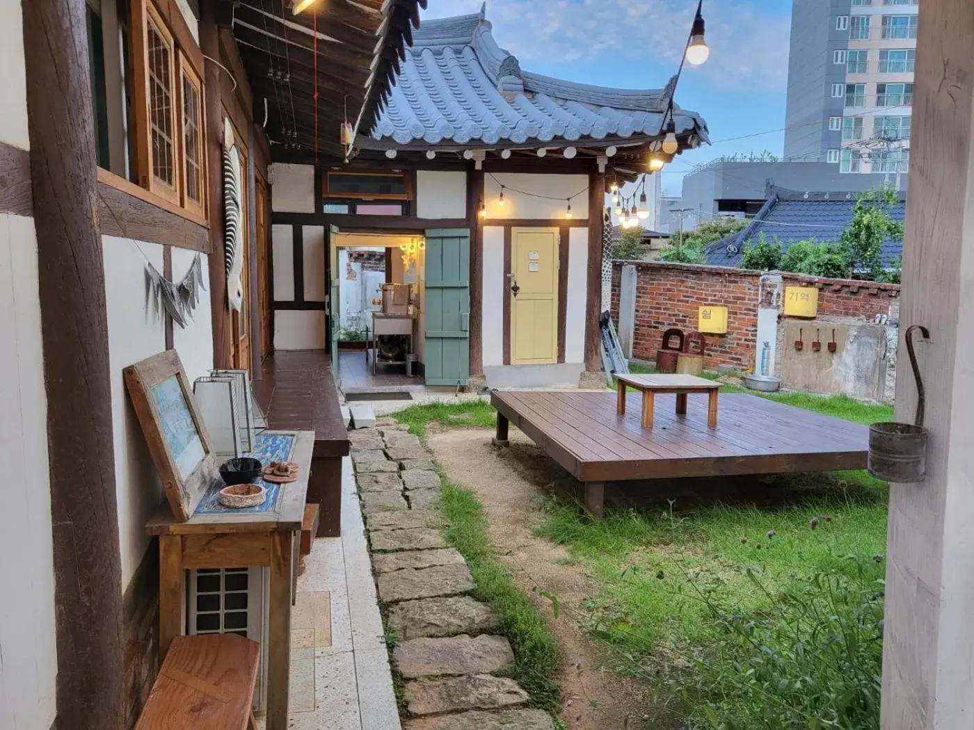Family Room in Hundred Years Hanok Family Room in Hundred Years Hanok