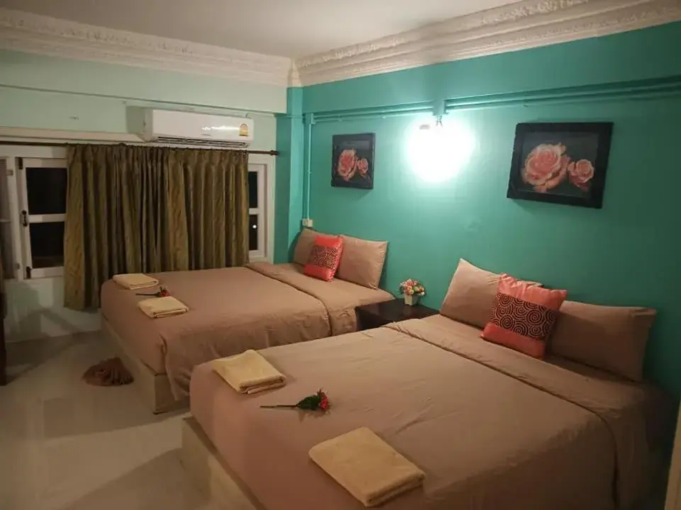 Quadruple Room in Anchalee Resort Quadruple Room in Anchalee Resort