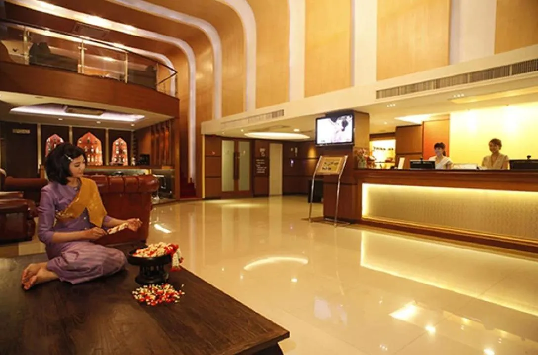 Lobby or reception in Suvarnabhumi Suite Hotel