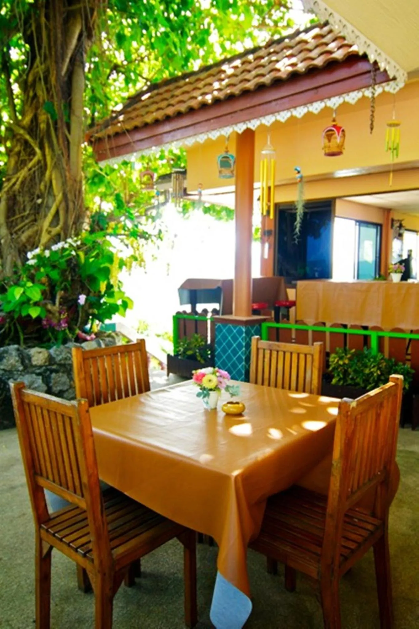 Restaurant/places to eat in Baan Karon Hill Phuket Resort