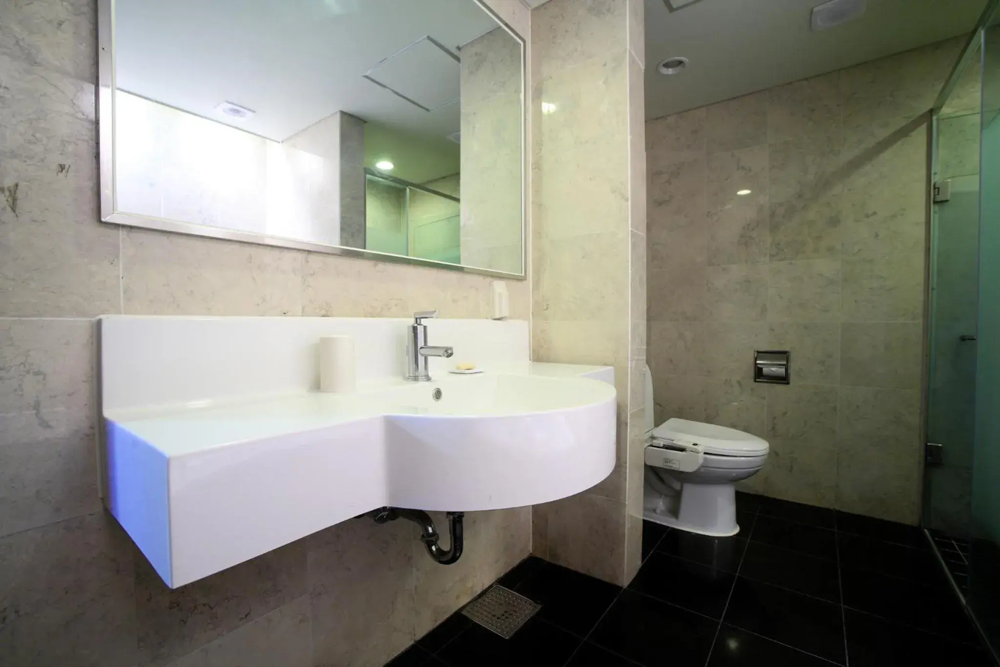 Photo of the whole room in Hanwha Resort Jeju Photo of the whole room in Hanwha Resort Jeju