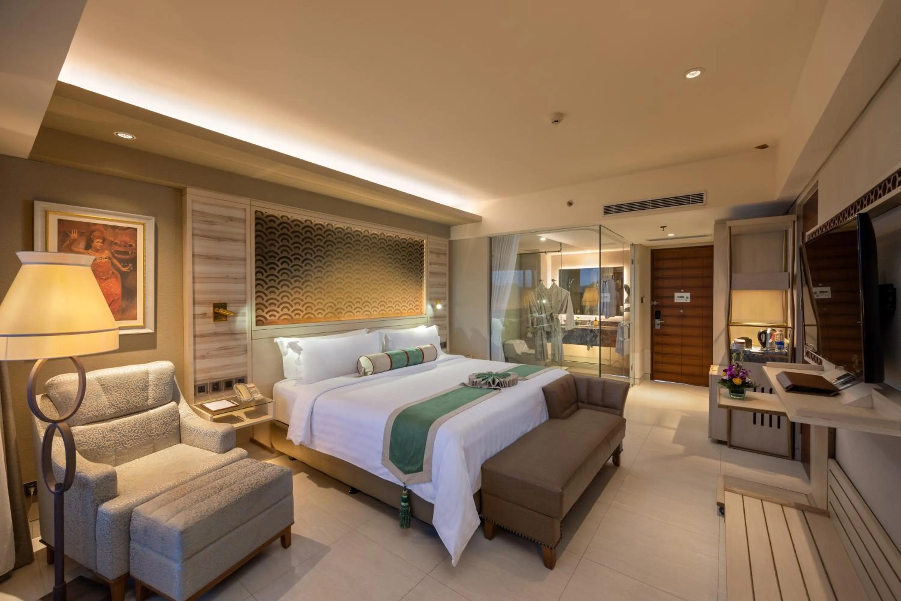 Bed in SereS Springs Resort & Spa, Singakerta