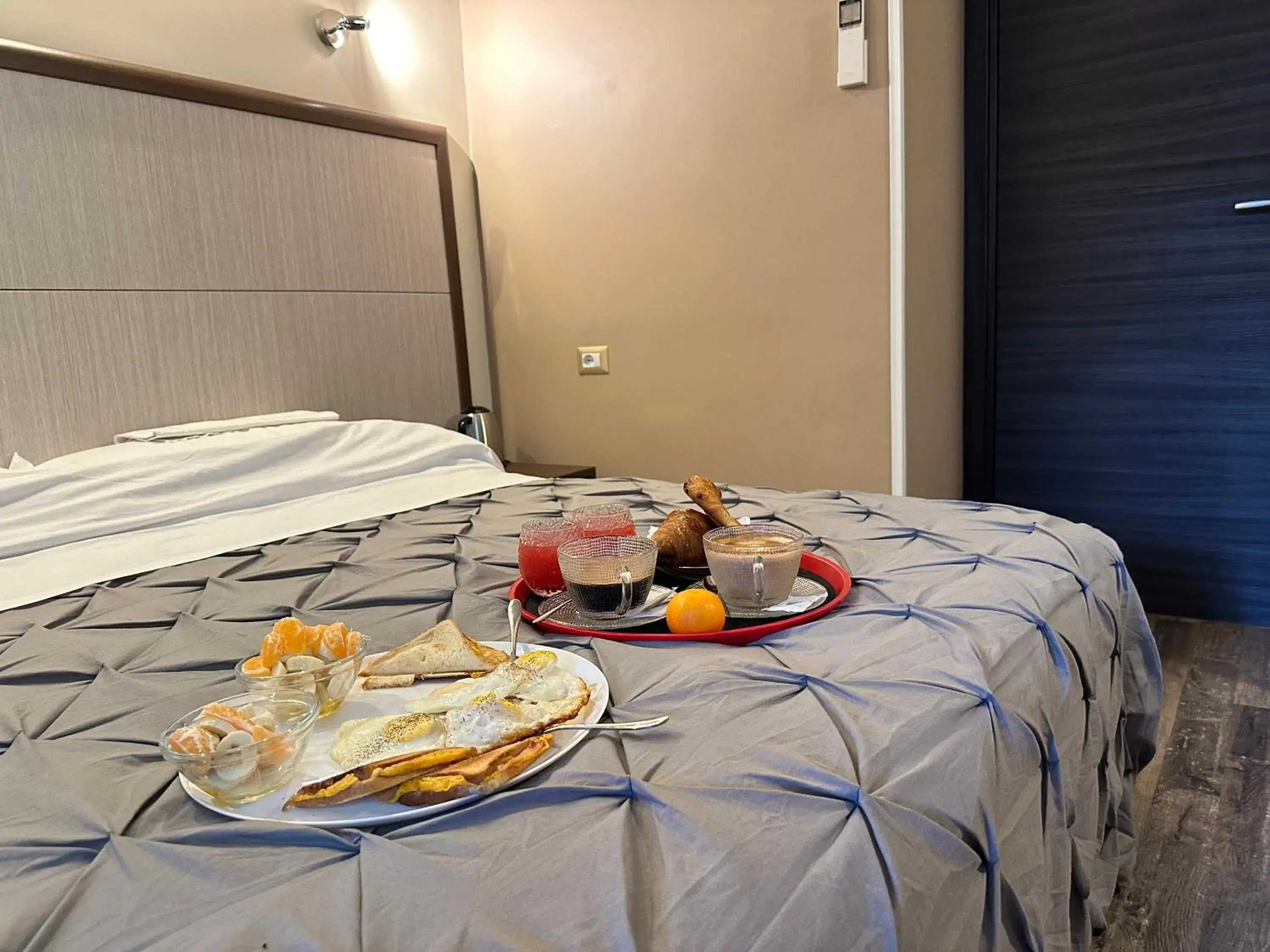 Photo of the whole room, Bed in Candia Rooms Photo of the whole room, Bed in Candia Rooms