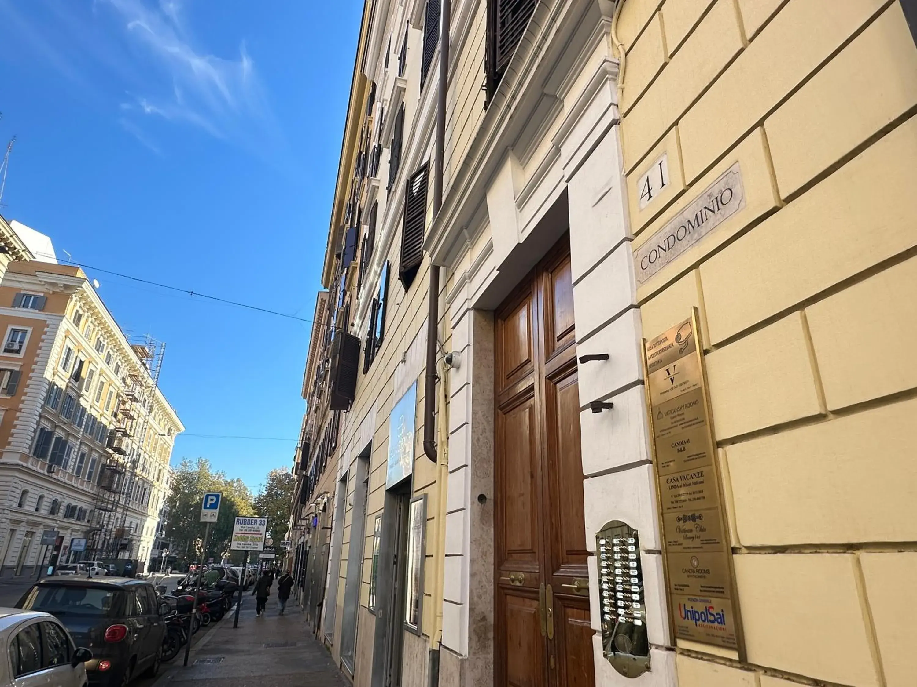 Property building in Candia Rooms Property building in Candia Rooms