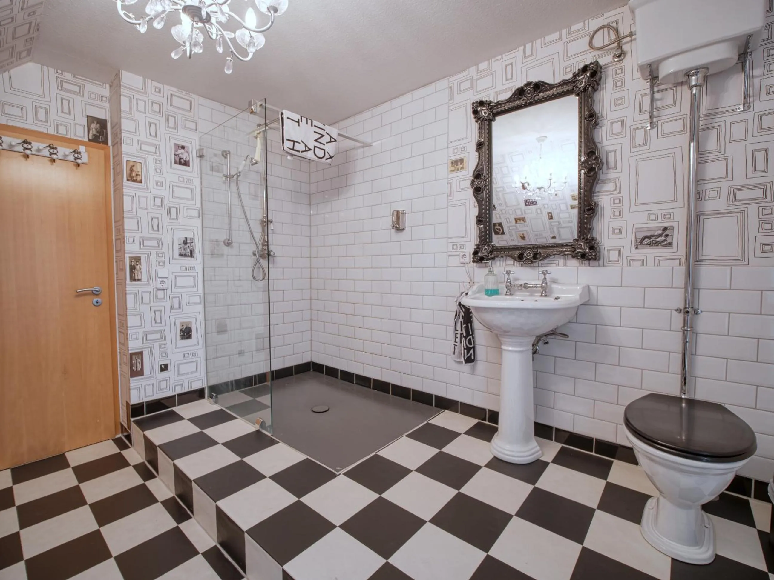 Bathroom in Three B's Bed and Breakfast