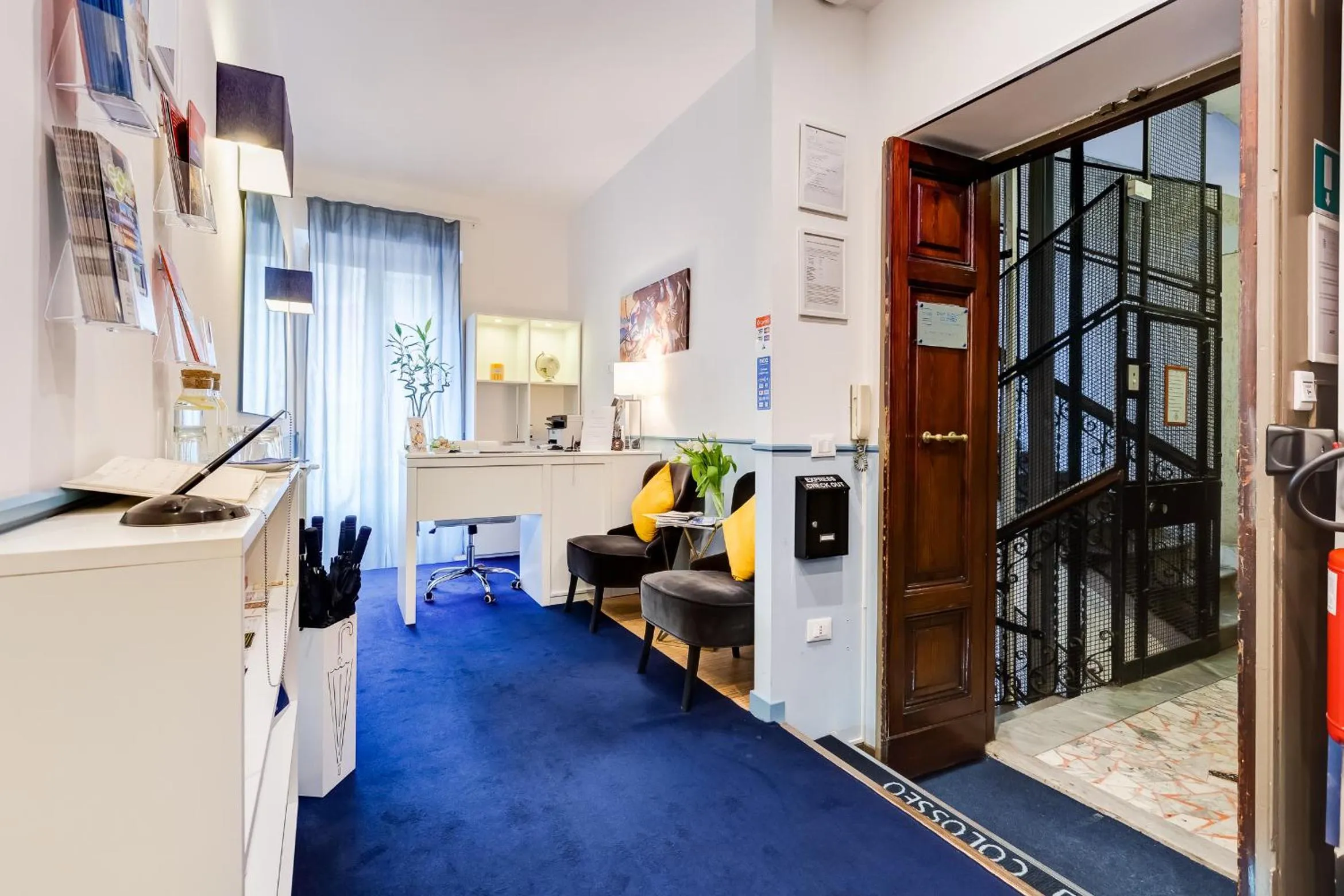 Property building in Easy Budget Colosseo