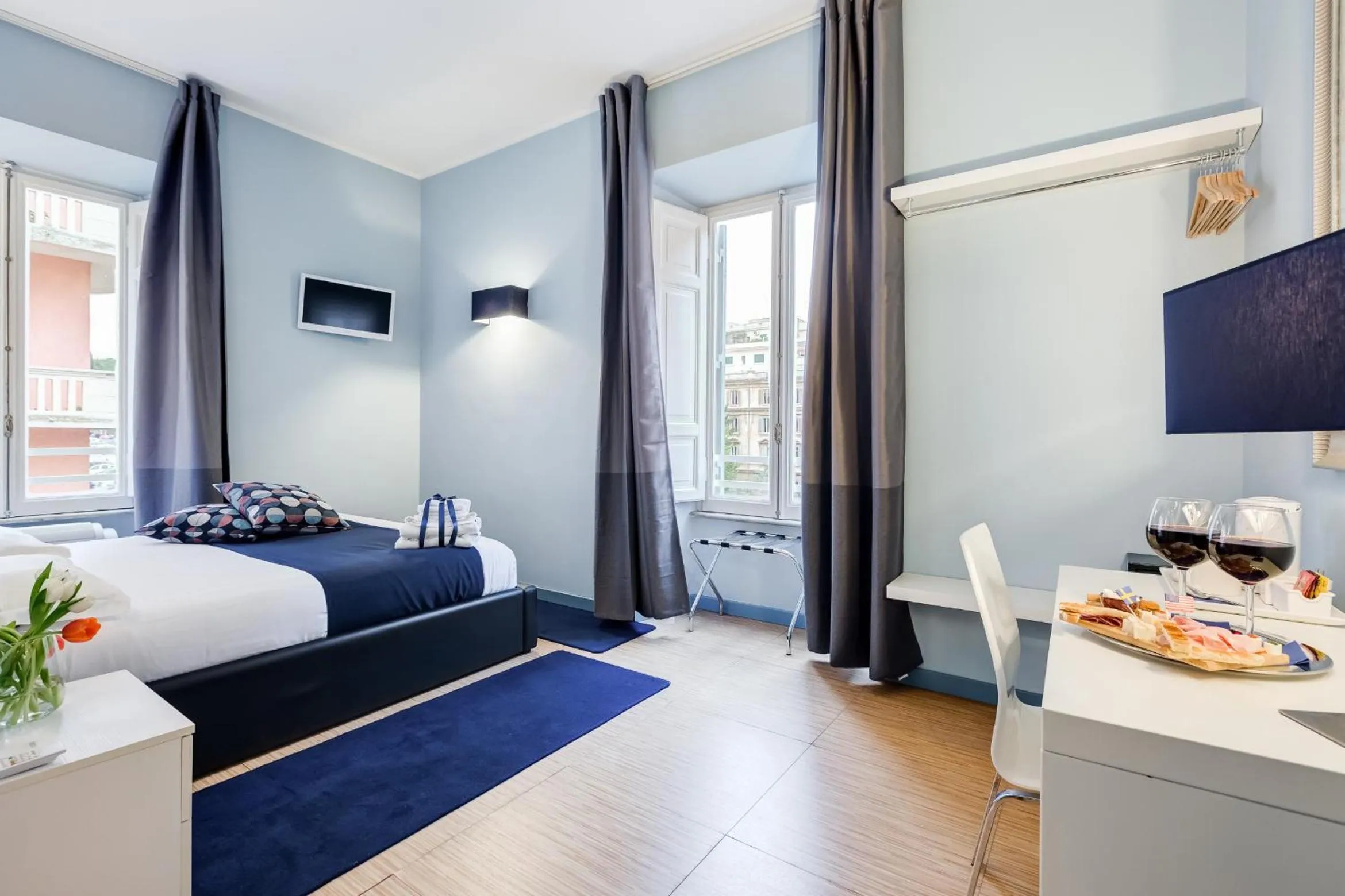 Day, Bed in Easy Budget Colosseo