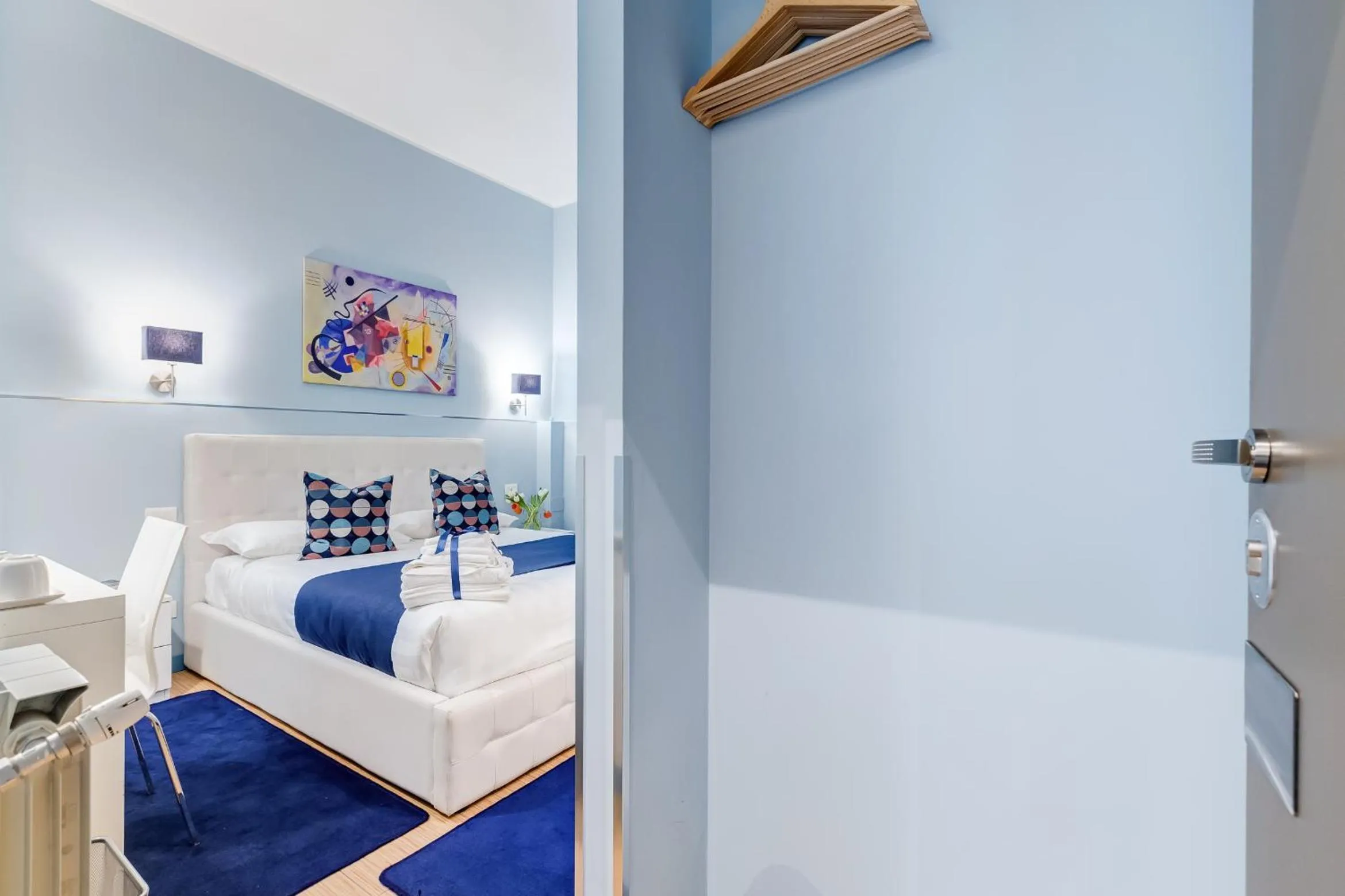 Photo of the whole room, Bed in Easy Budget Colosseo