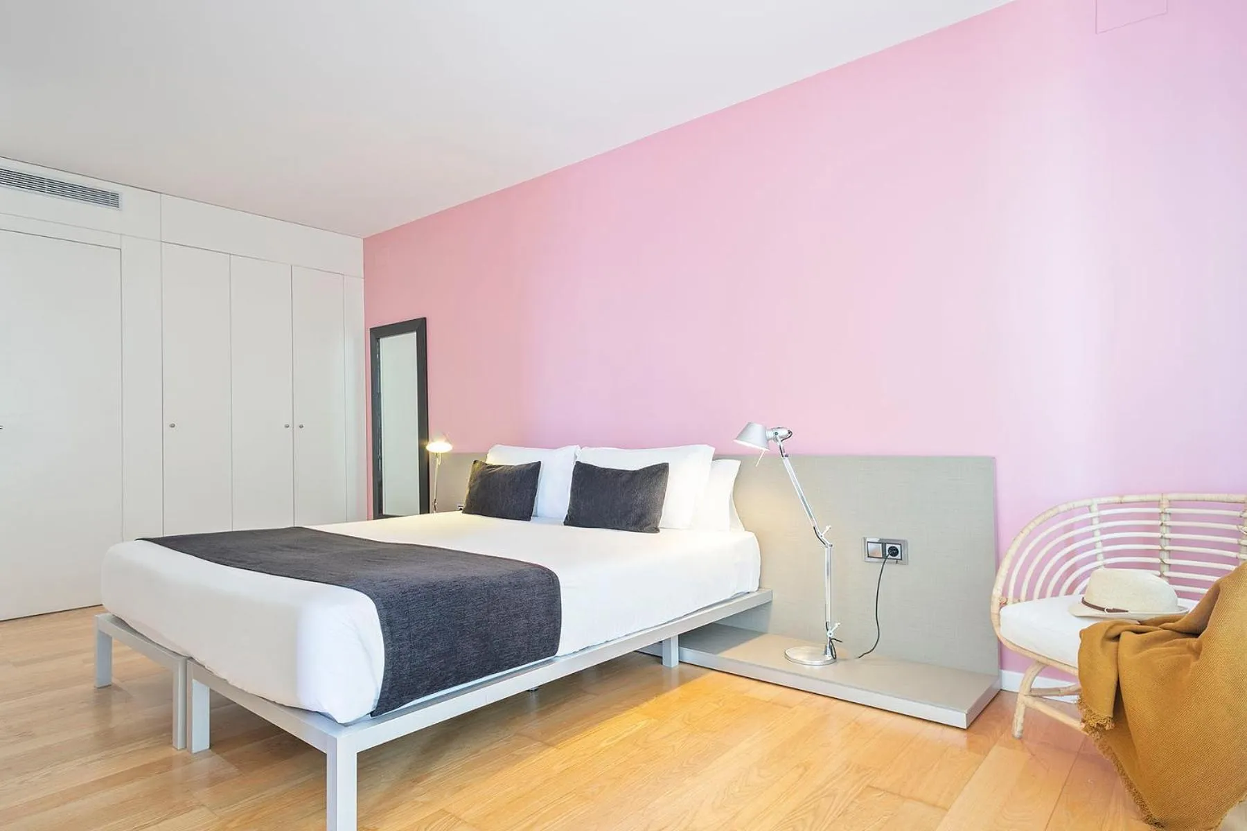 Bed in Lugaris Beach Apartments