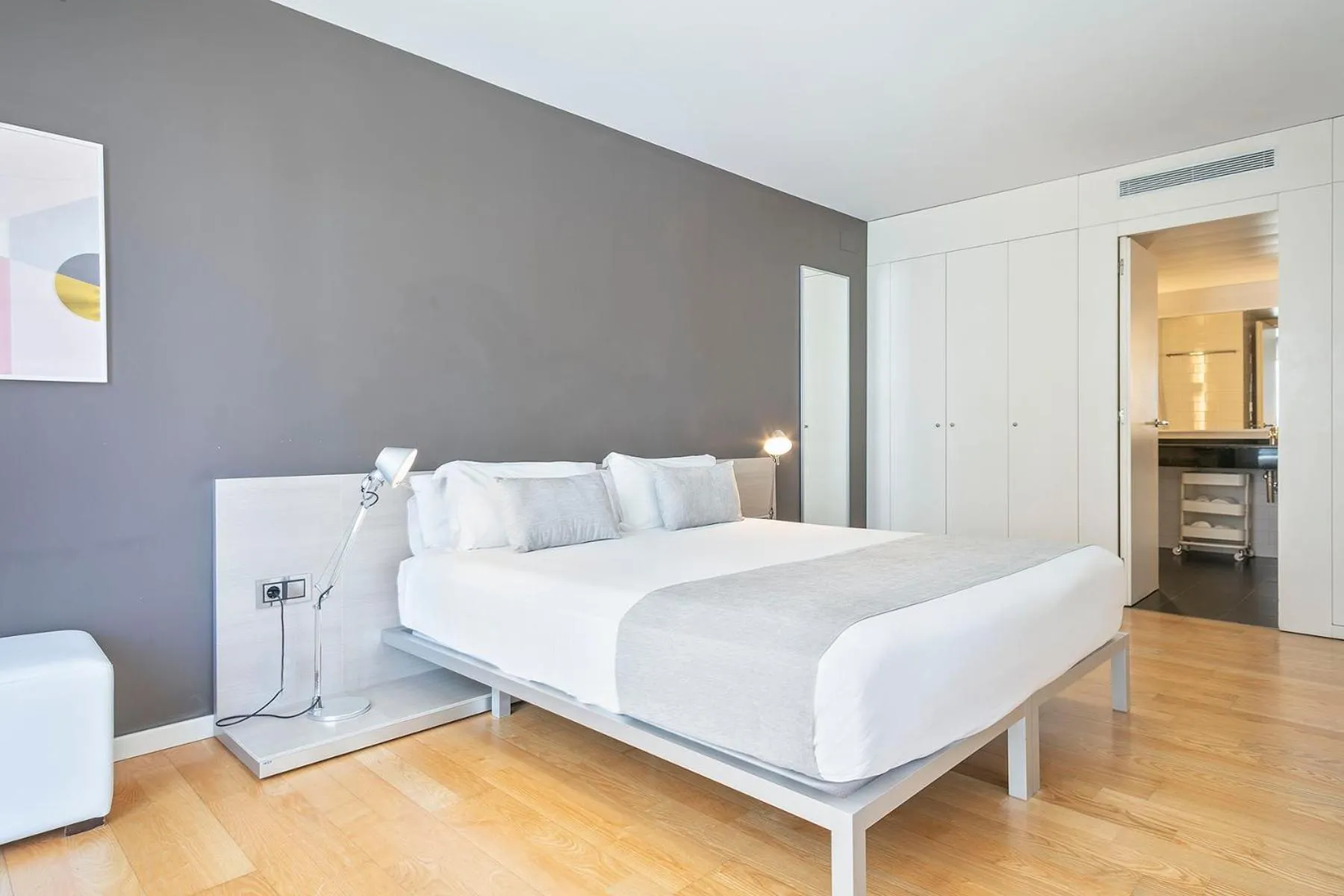 Bedroom, Bed in Lugaris Beach Apartments