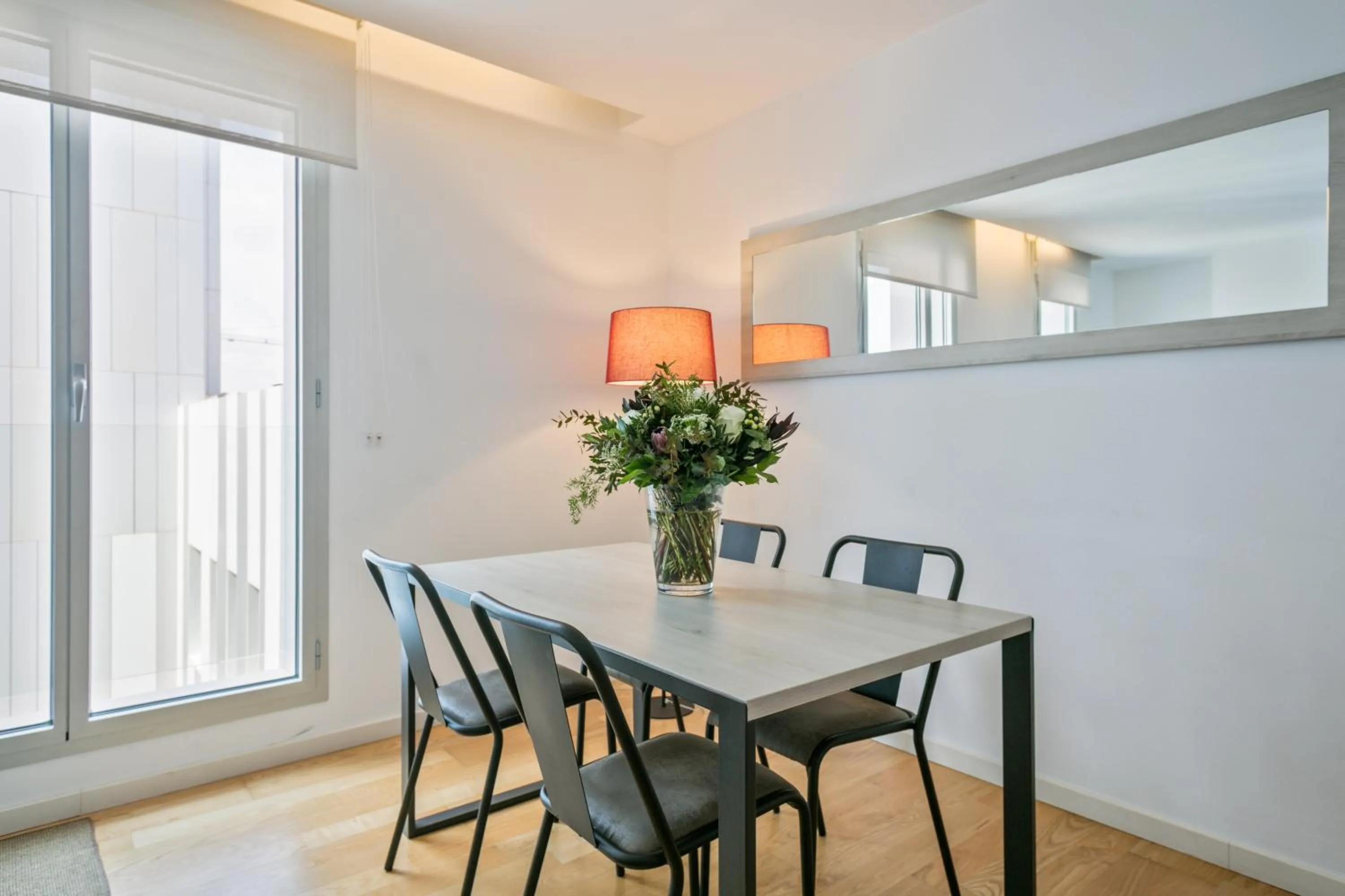 Dining area in Lugaris Beach Apartments