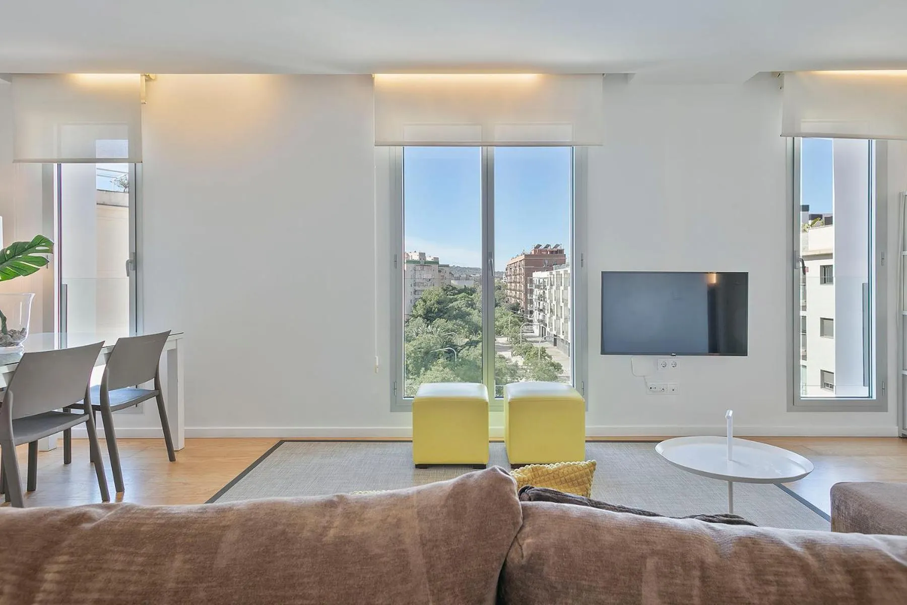 Photo of the whole room in Lugaris Beach Apartments